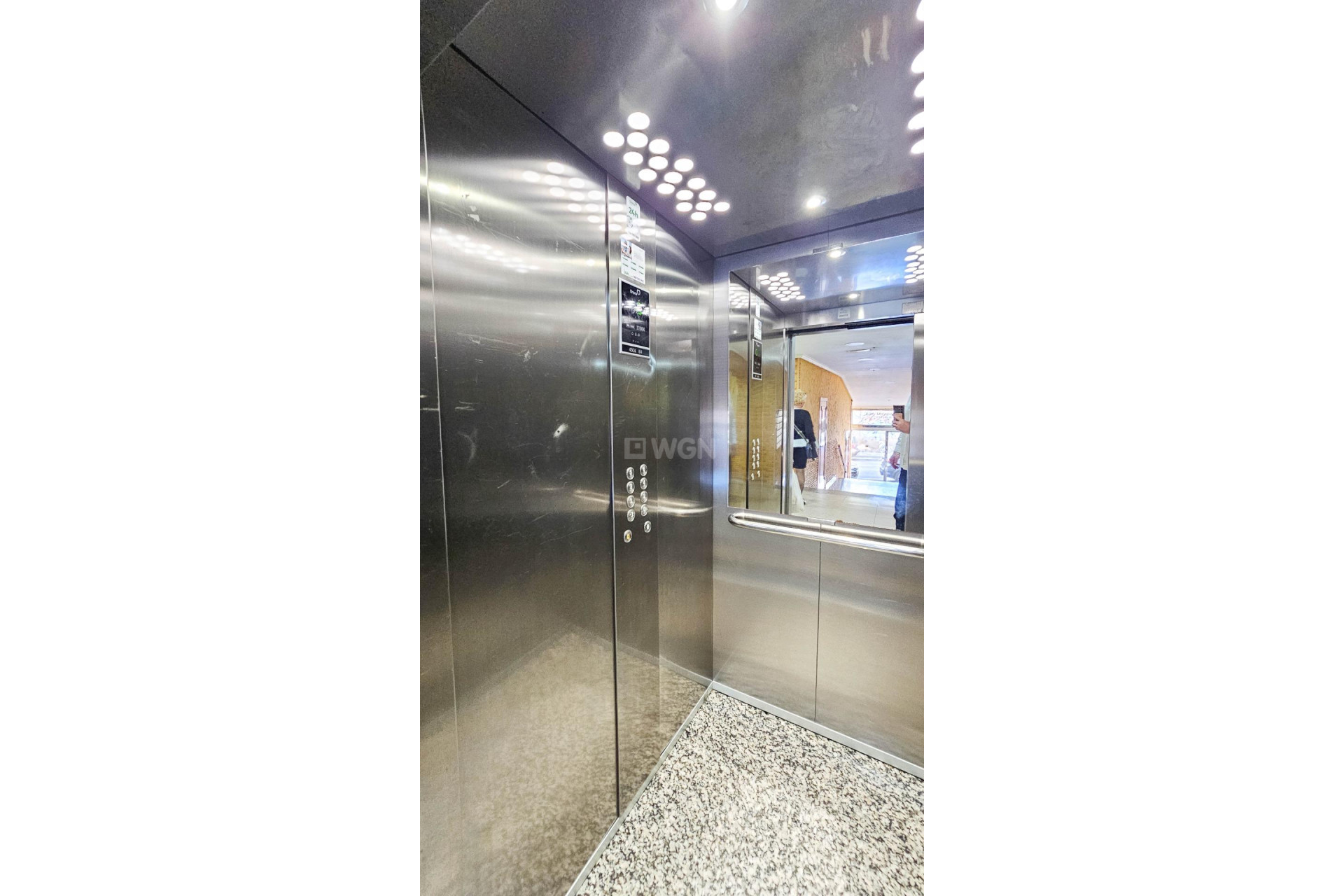 Odsprzedaż - Mieszkanie w bloku - Torrevieja - Centro