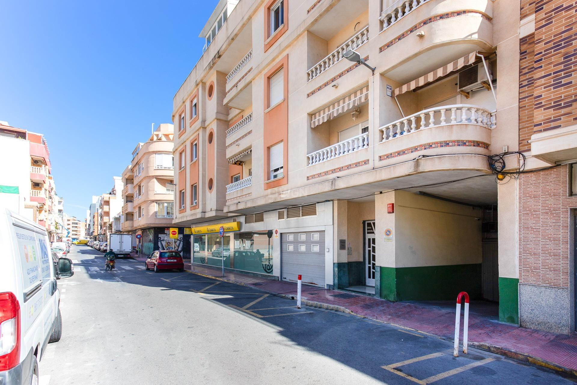 Odsprzedaż - Mieszkanie w bloku - Torrevieja - Centro