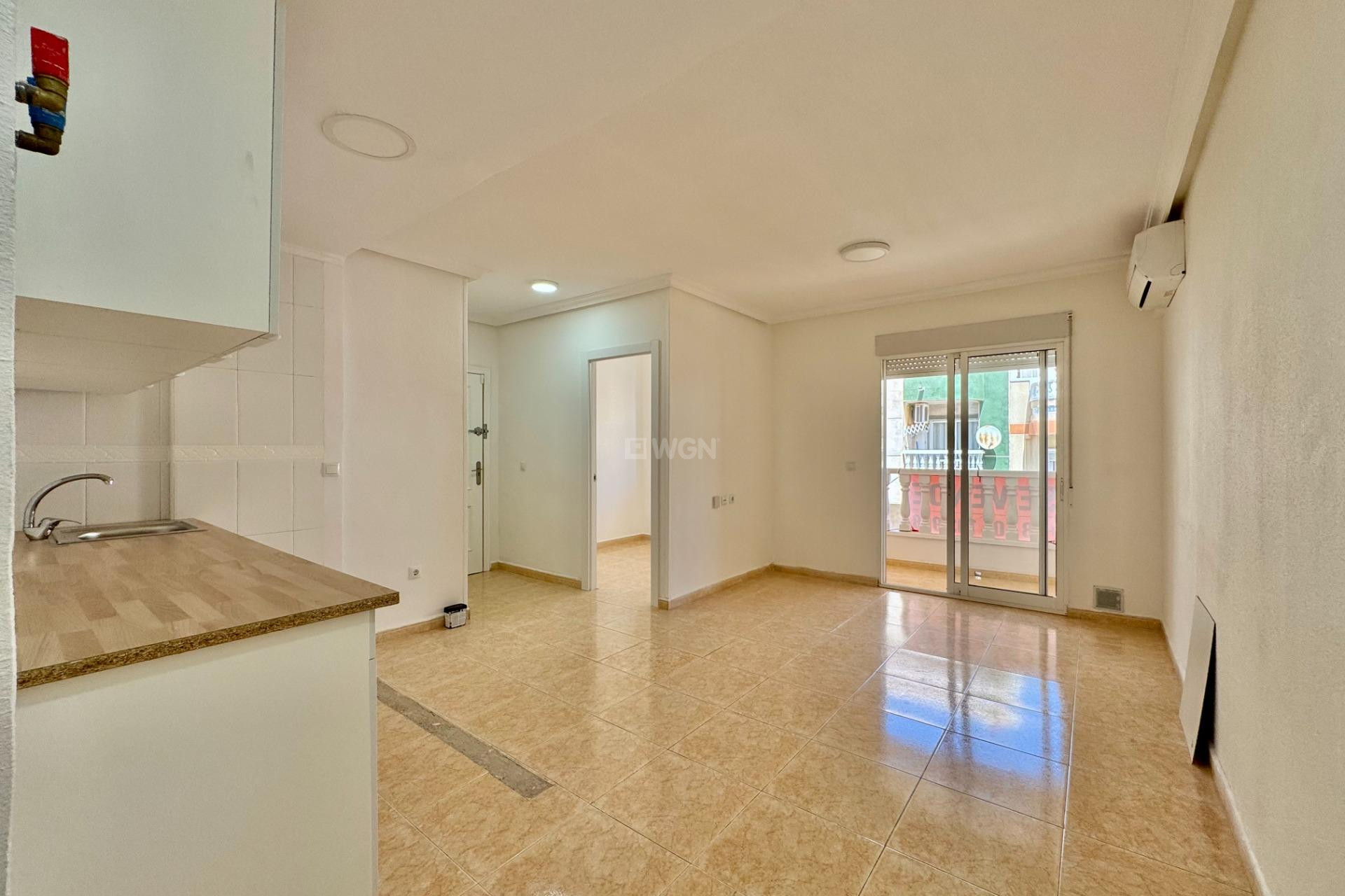 Odsprzedaż - Mieszkanie w bloku - Torrevieja - Centro