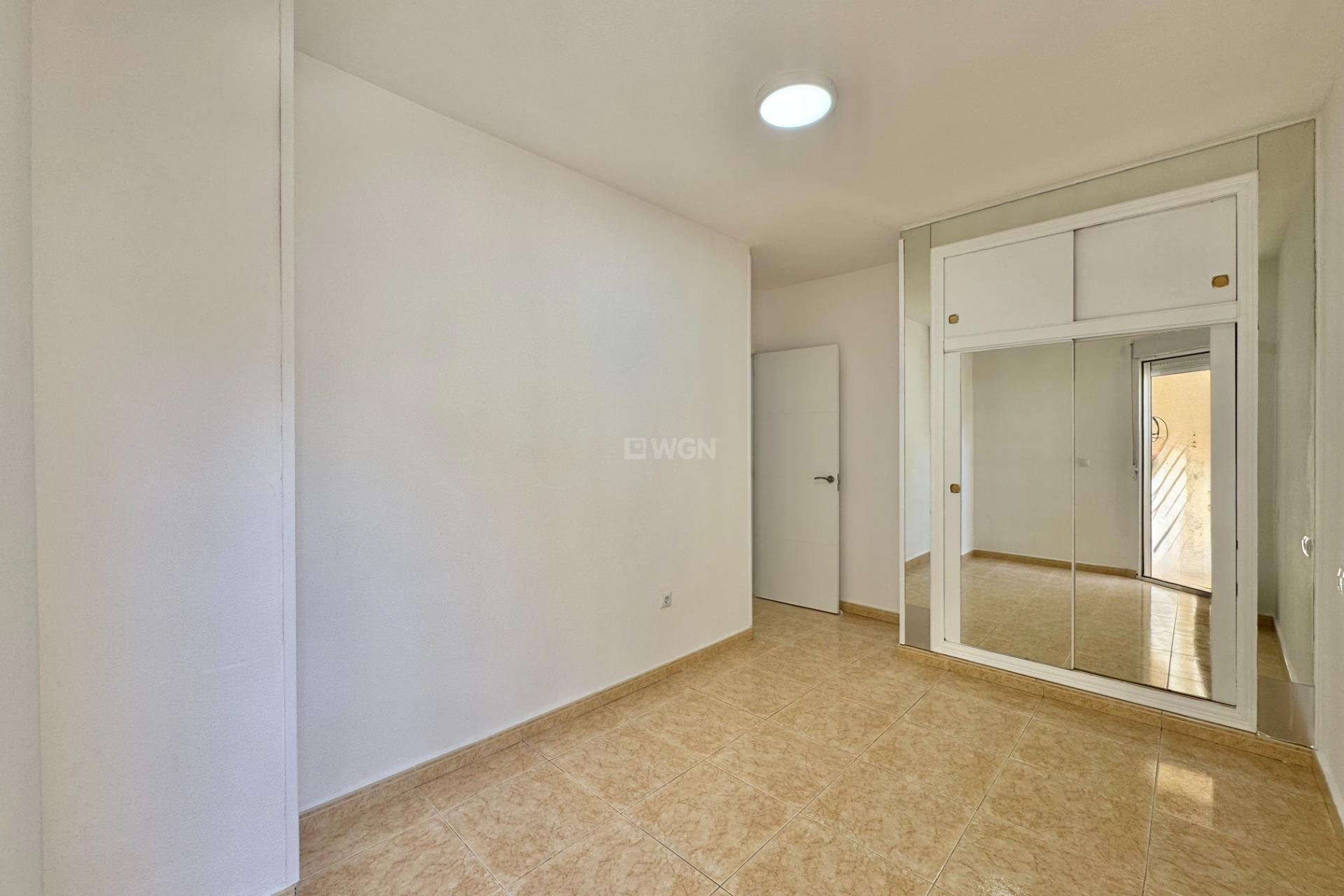 Odsprzedaż - Mieszkanie w bloku - Torrevieja - Centro
