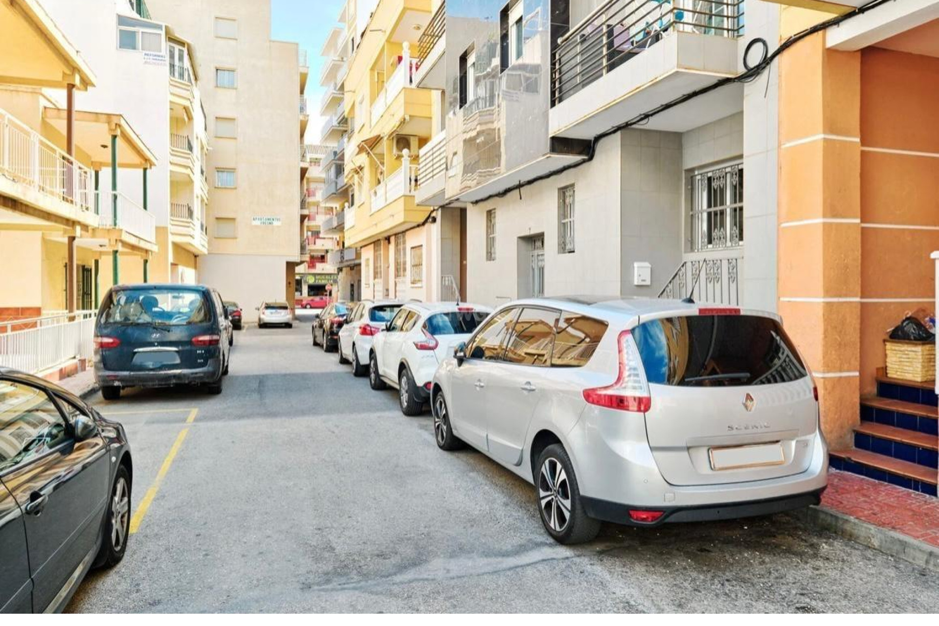 Odsprzedaż - Mieszkanie w bloku - Torrevieja - Centro