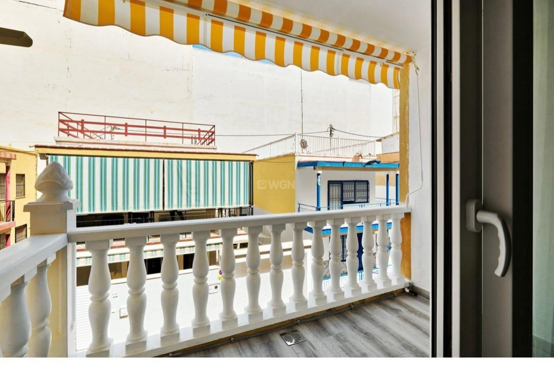 Odsprzedaż - Mieszkanie w bloku - Torrevieja - Centro