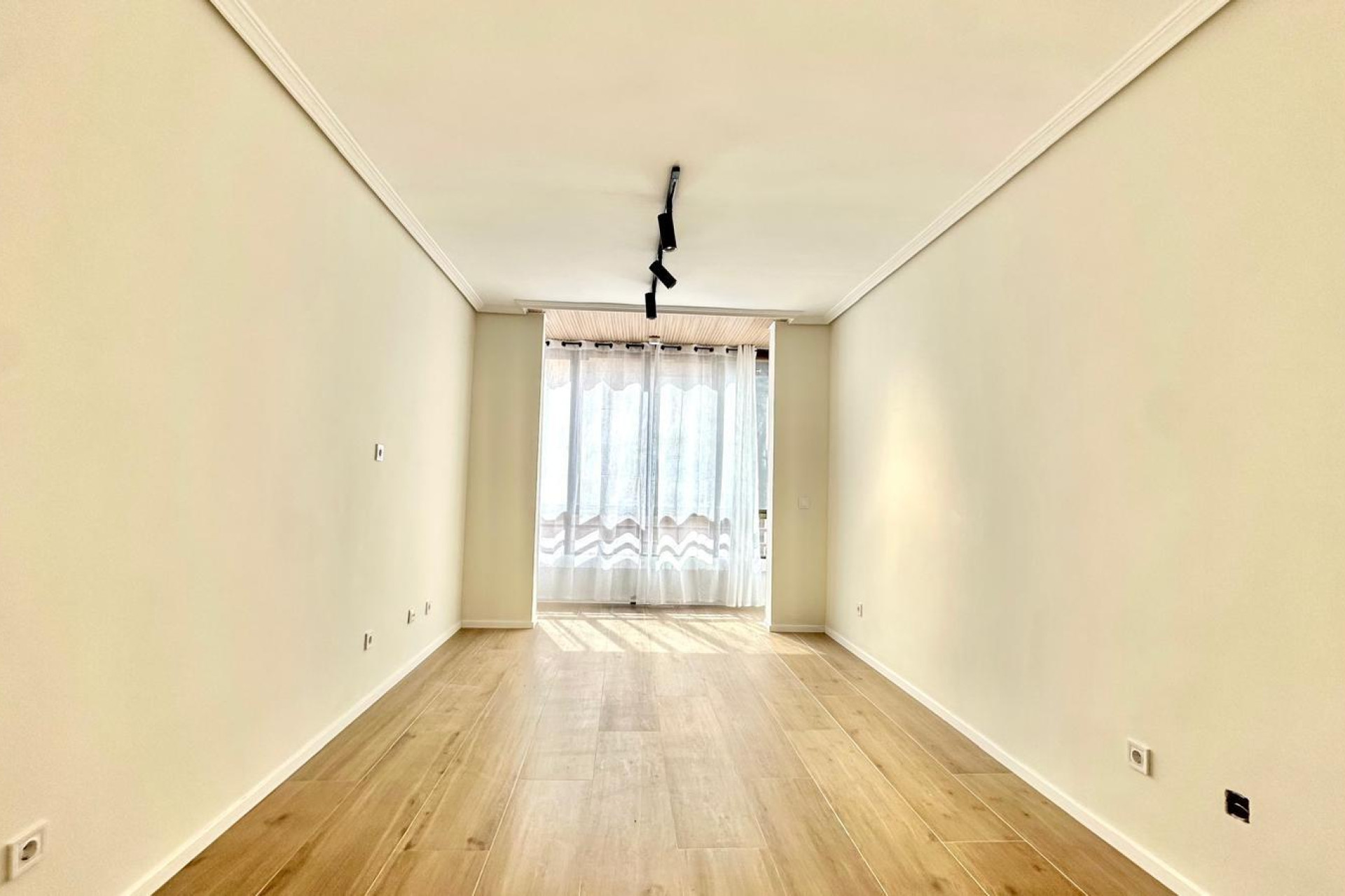 Odsprzedaż - Mieszkanie w bloku - Torrevieja - Centro