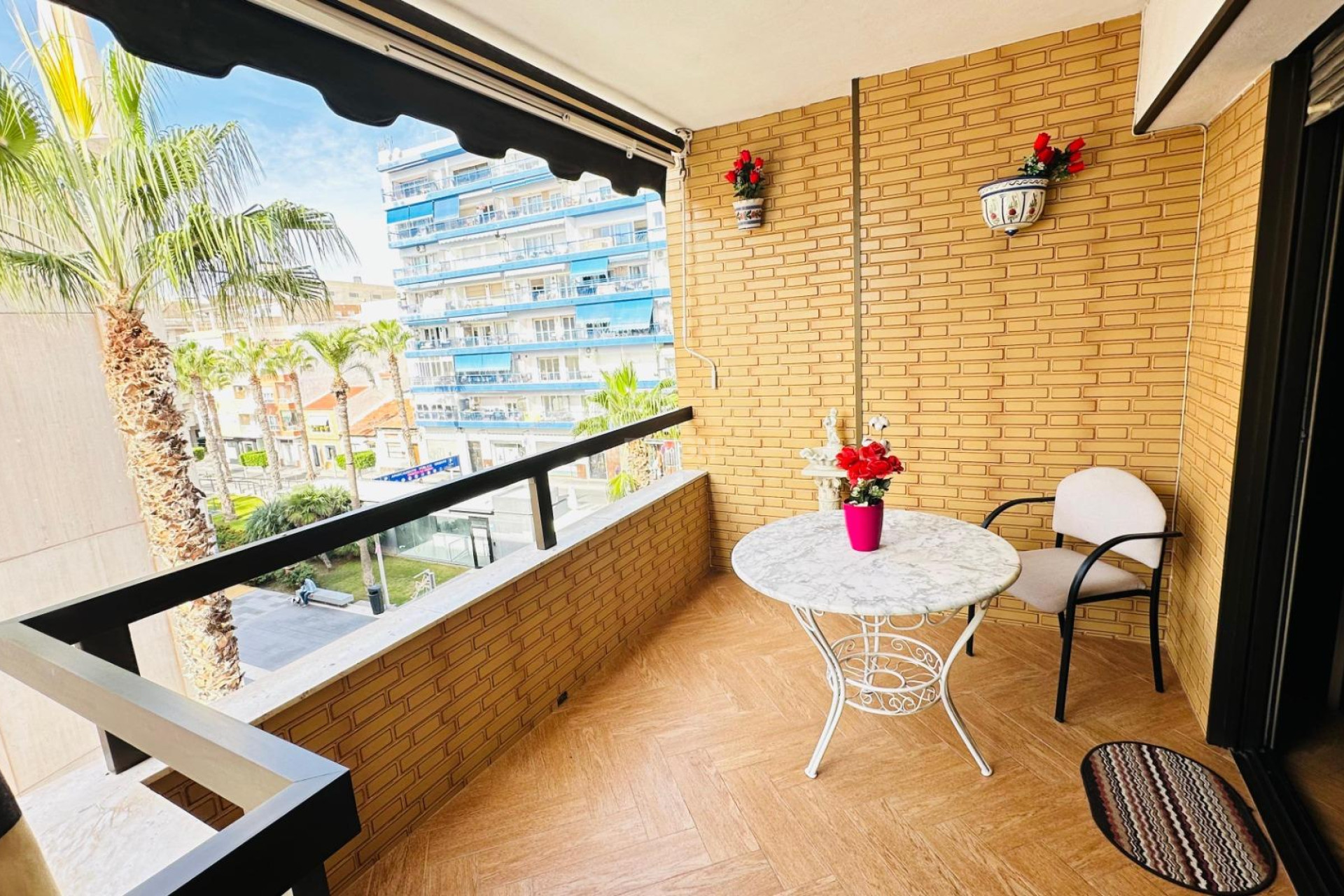 Odsprzedaż - Mieszkanie w bloku - Torrevieja - Centro