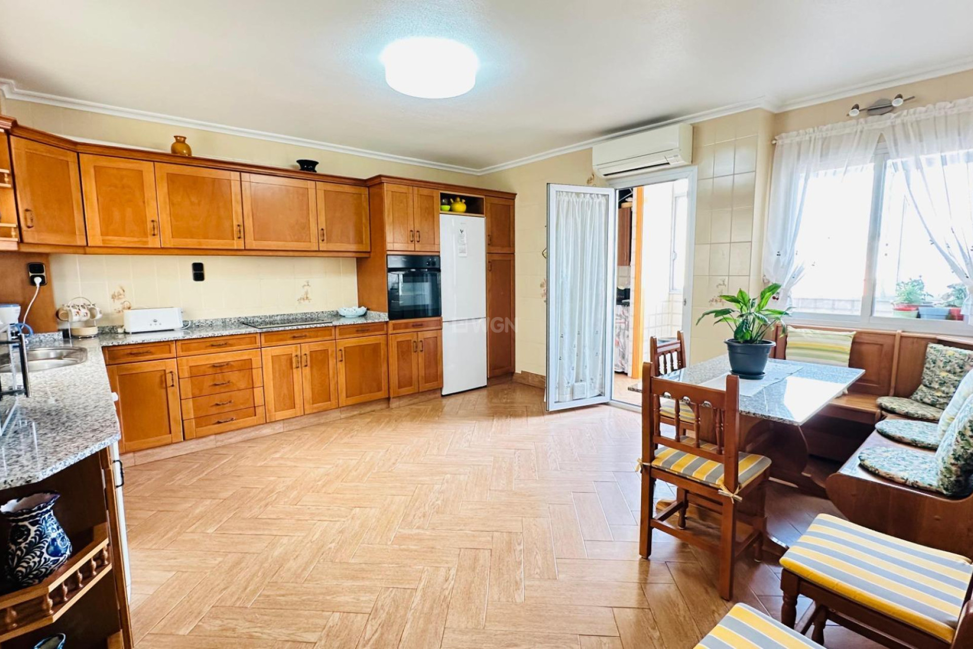 Odsprzedaż - Mieszkanie w bloku - Torrevieja - Centro