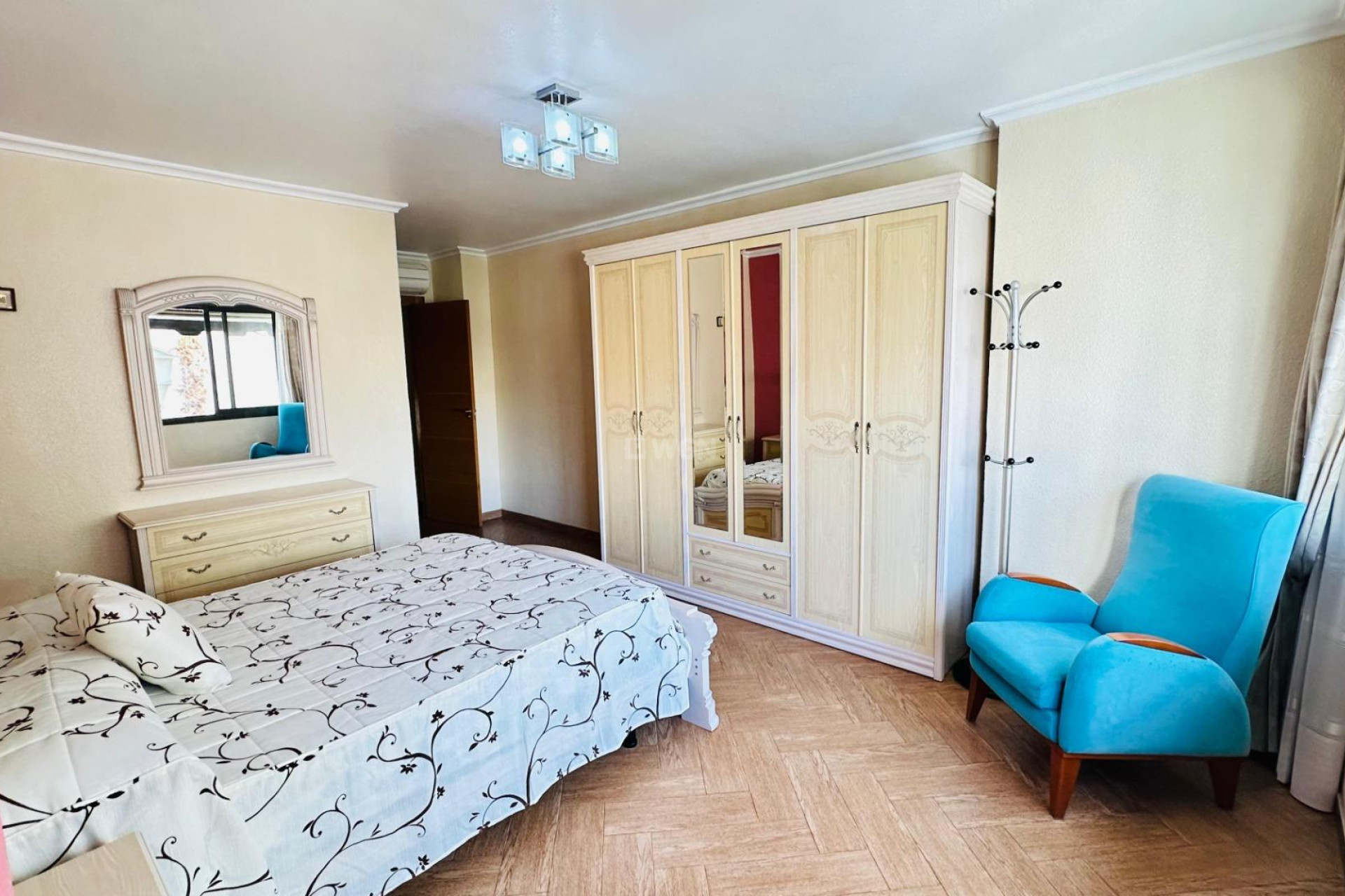 Odsprzedaż - Mieszkanie w bloku - Torrevieja - Centro