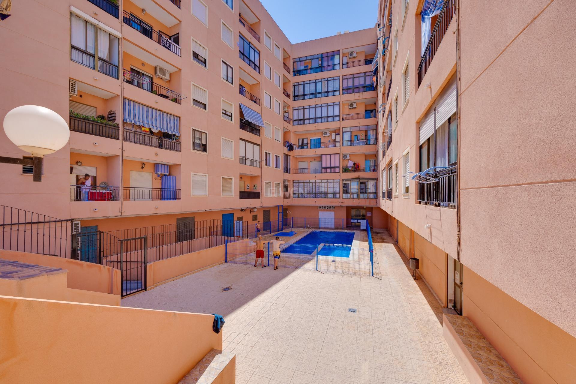 Odsprzedaż - Mieszkanie w bloku - Torrevieja - Centro