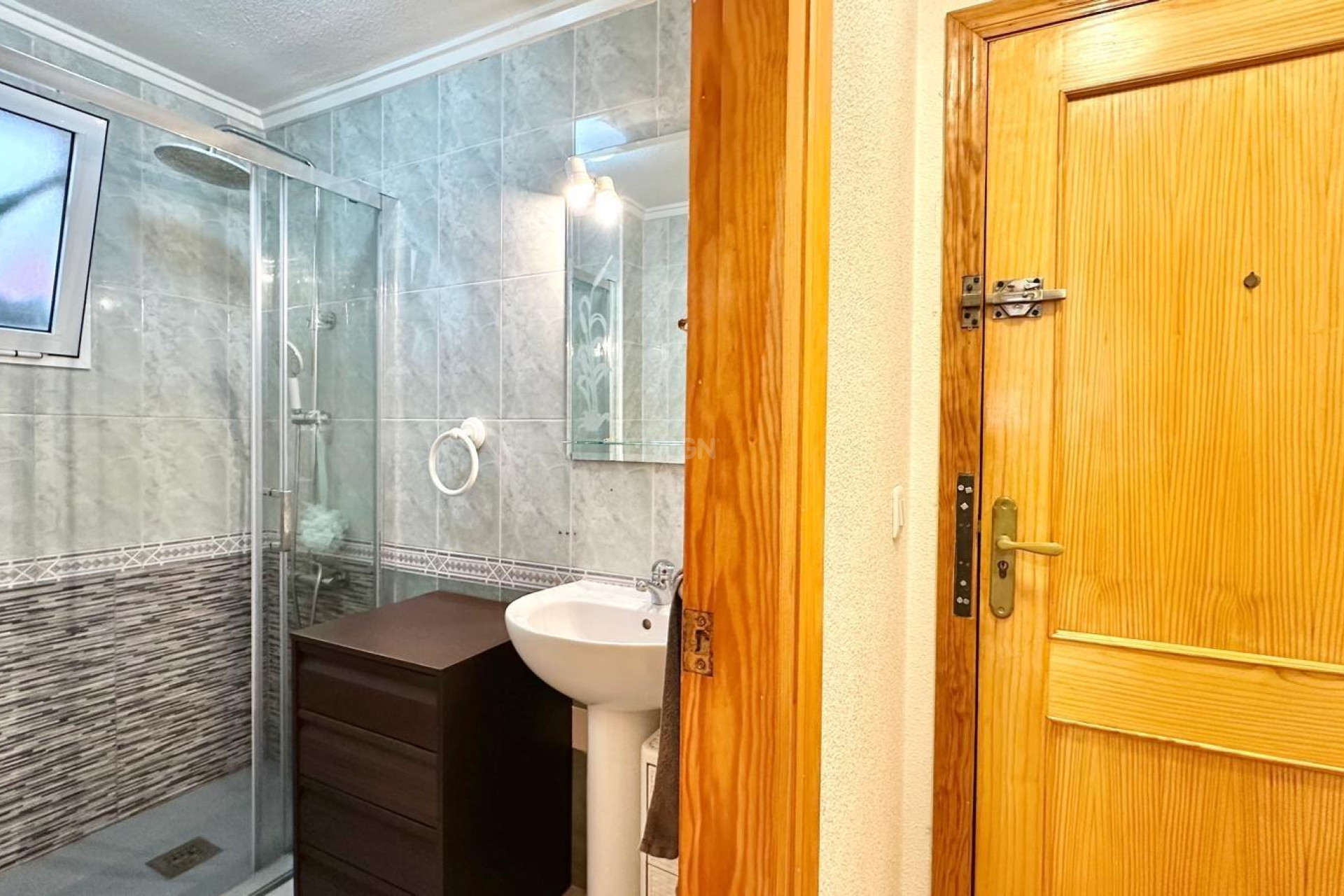 Odsprzedaż - Mieszkanie w bloku - Torrevieja - Centro