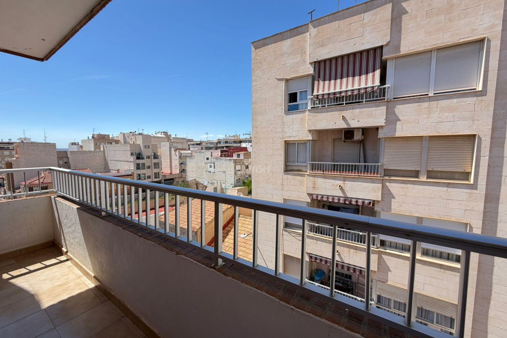 Odsprzedaż - Mieszkanie w bloku - Torrevieja - Centro