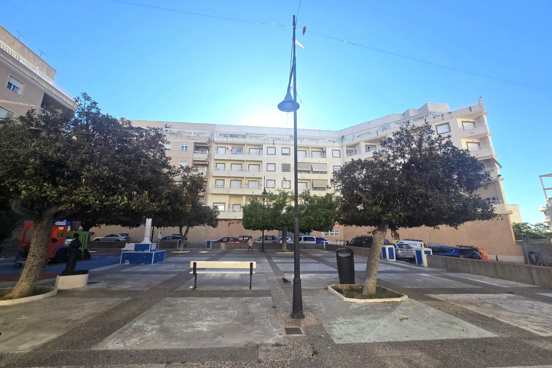 Odsprzedaż - Mieszkanie w bloku - Torrevieja - Centro