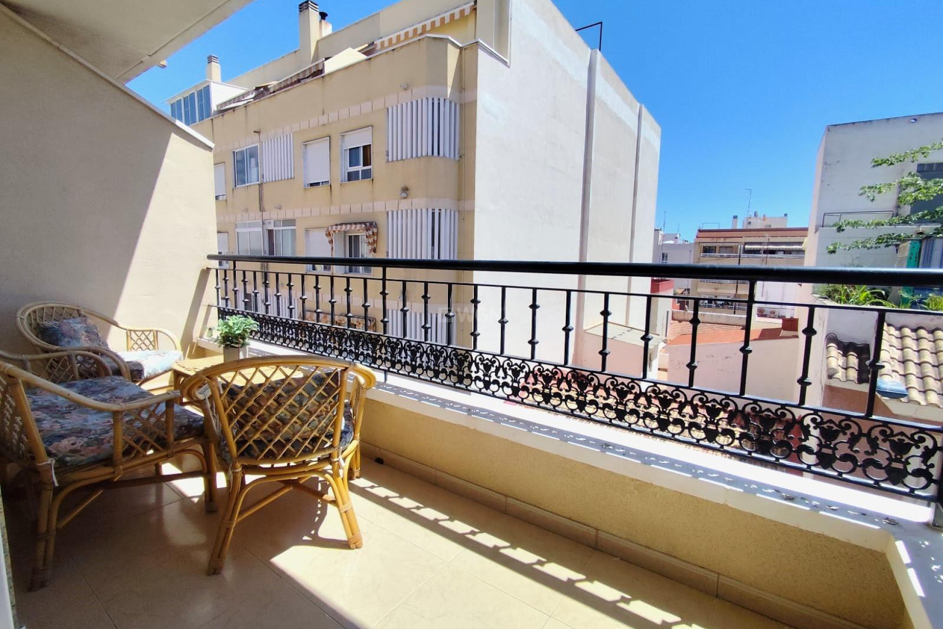 Odsprzedaż - Mieszkanie w bloku - Torrevieja - Centro