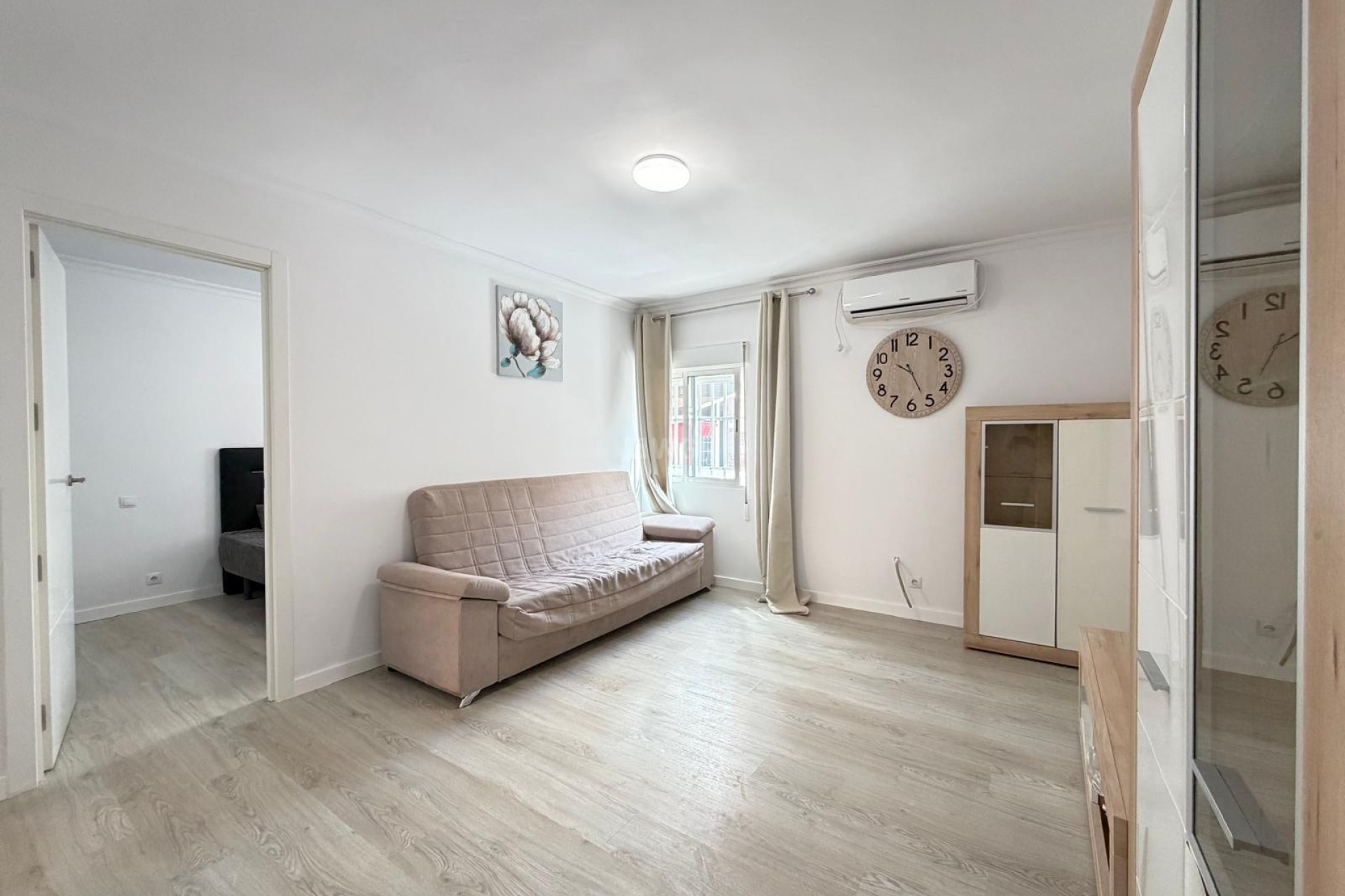 Odsprzedaż - Mieszkanie w bloku - Torrevieja - Centro