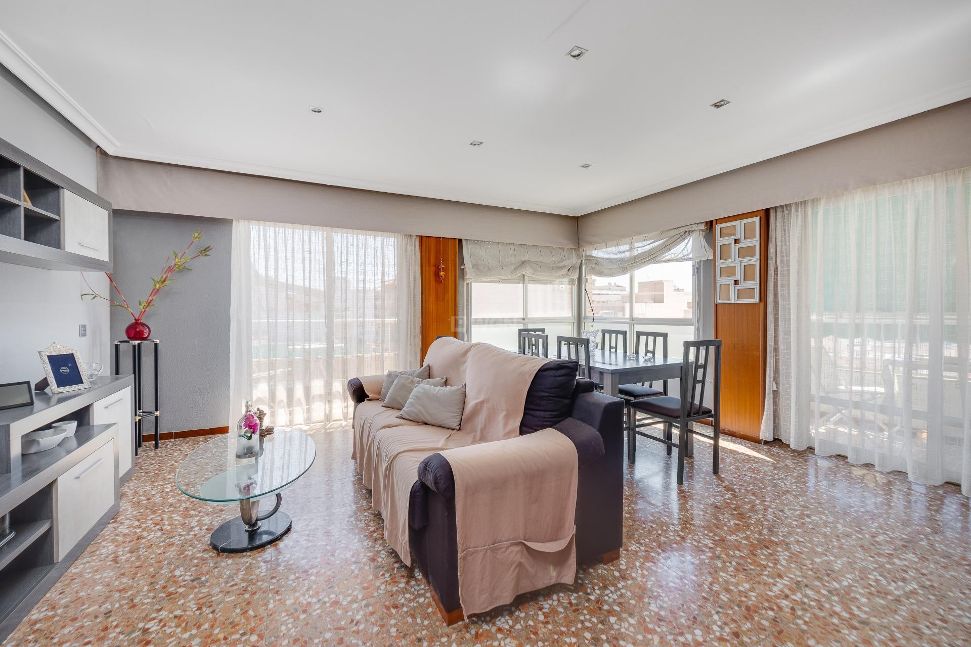 Odsprzedaż - Mieszkanie w bloku - Torrevieja - Centro