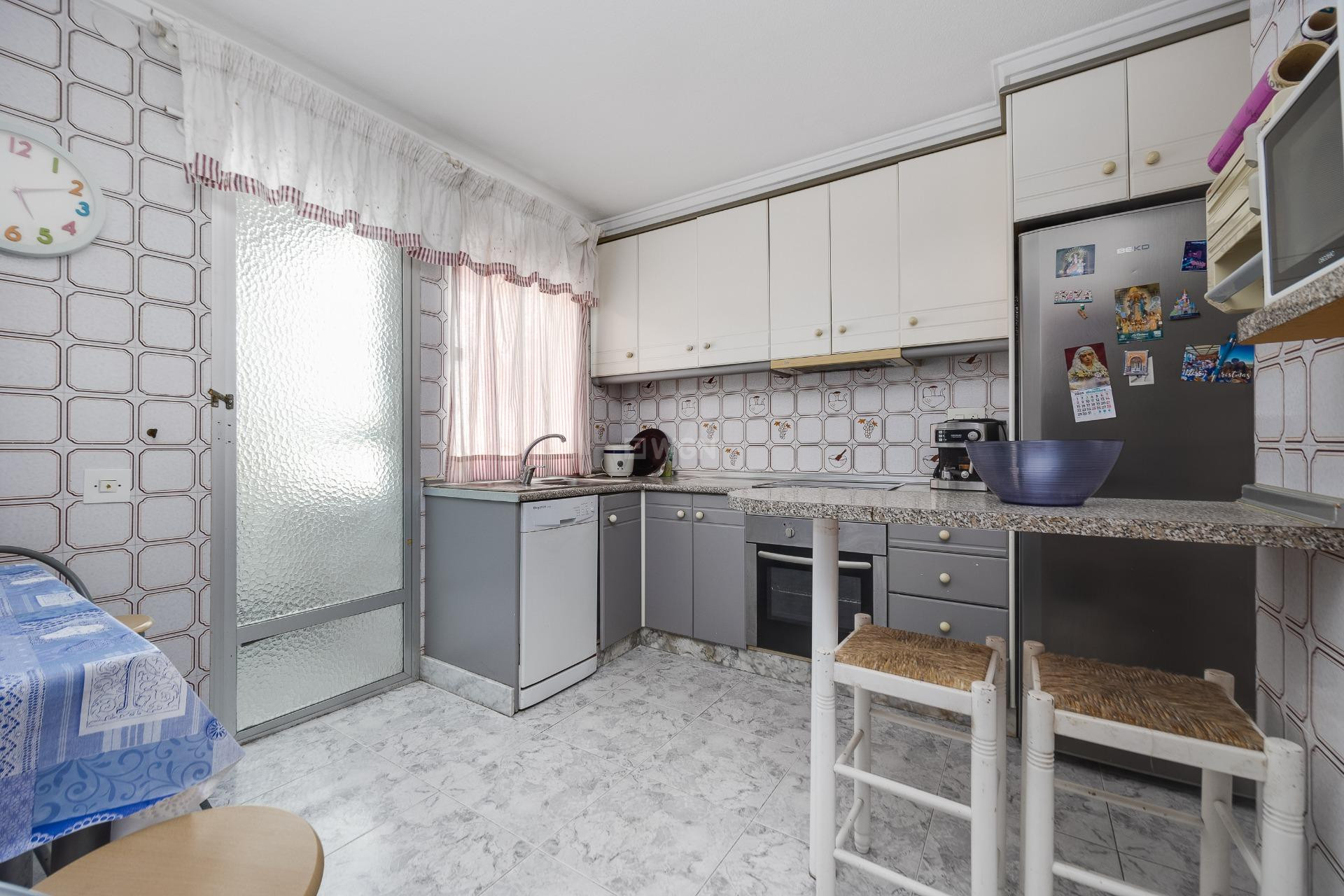 Odsprzedaż - Mieszkanie w bloku - Torrevieja - Centro