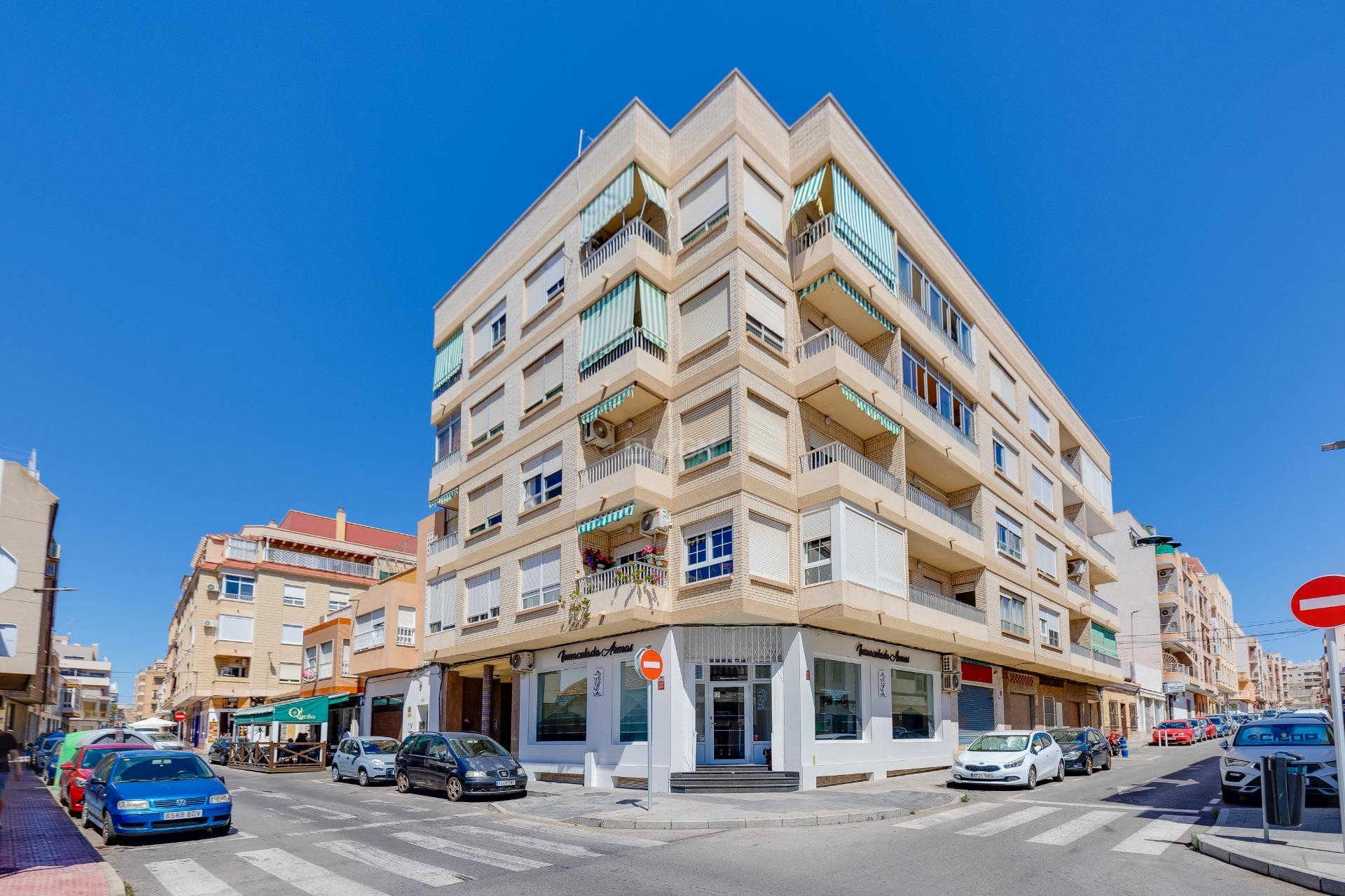 Odsprzedaż - Mieszkanie w bloku - Torrevieja - Centro