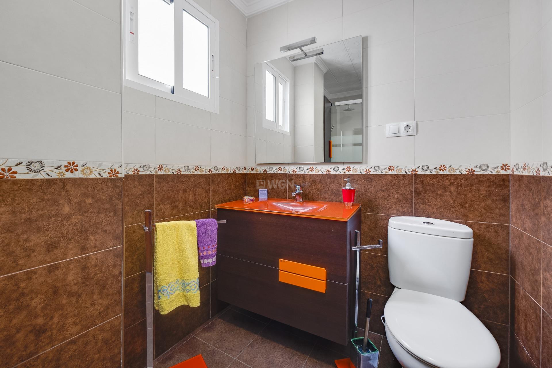 Odsprzedaż - Mieszkanie w bloku - Torrevieja - Centro