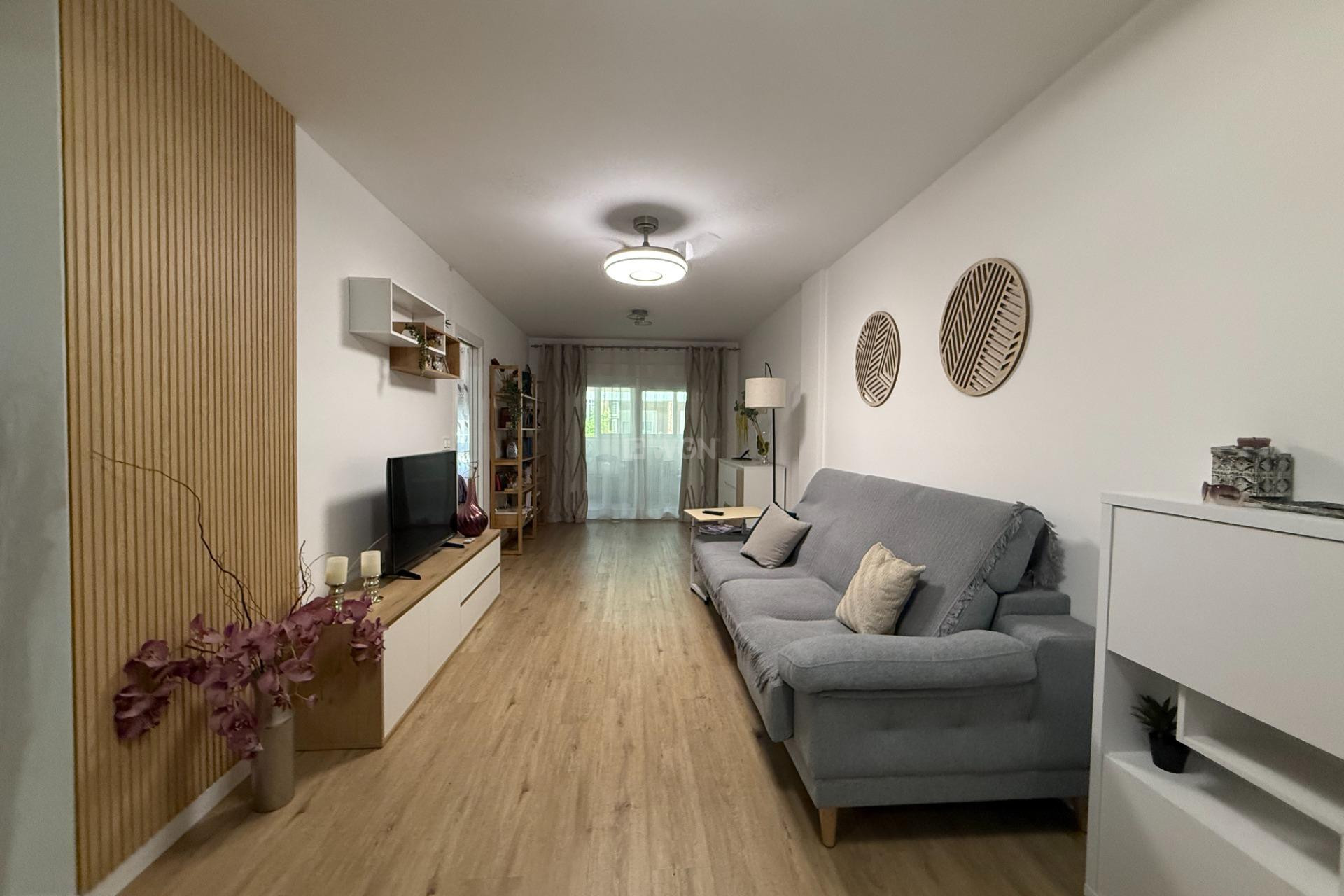 Odsprzedaż - Mieszkanie w bloku - Torrevieja - Centro