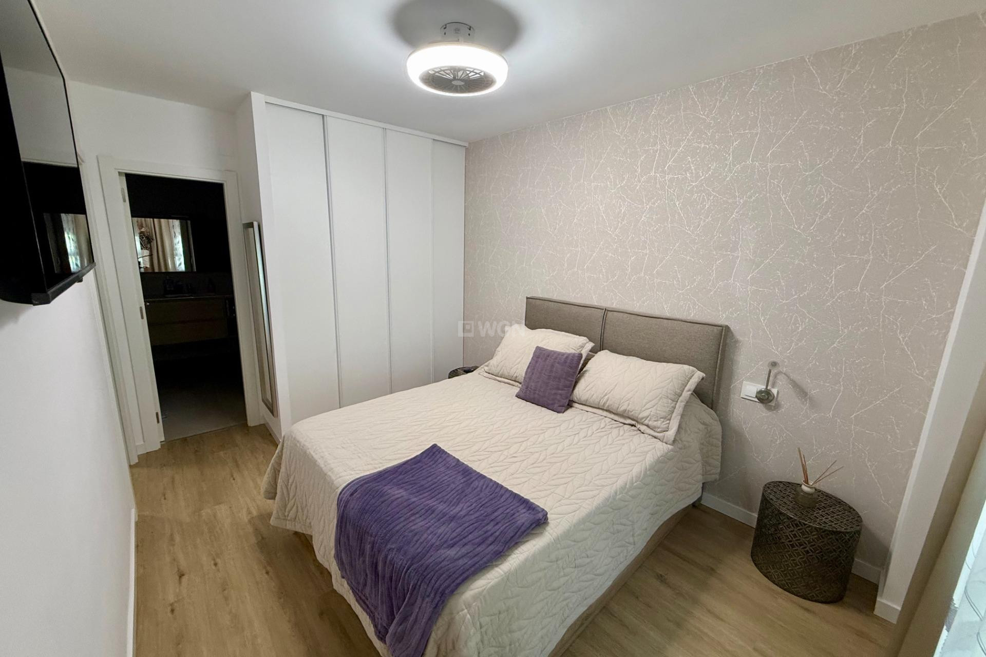 Odsprzedaż - Mieszkanie w bloku - Torrevieja - Centro