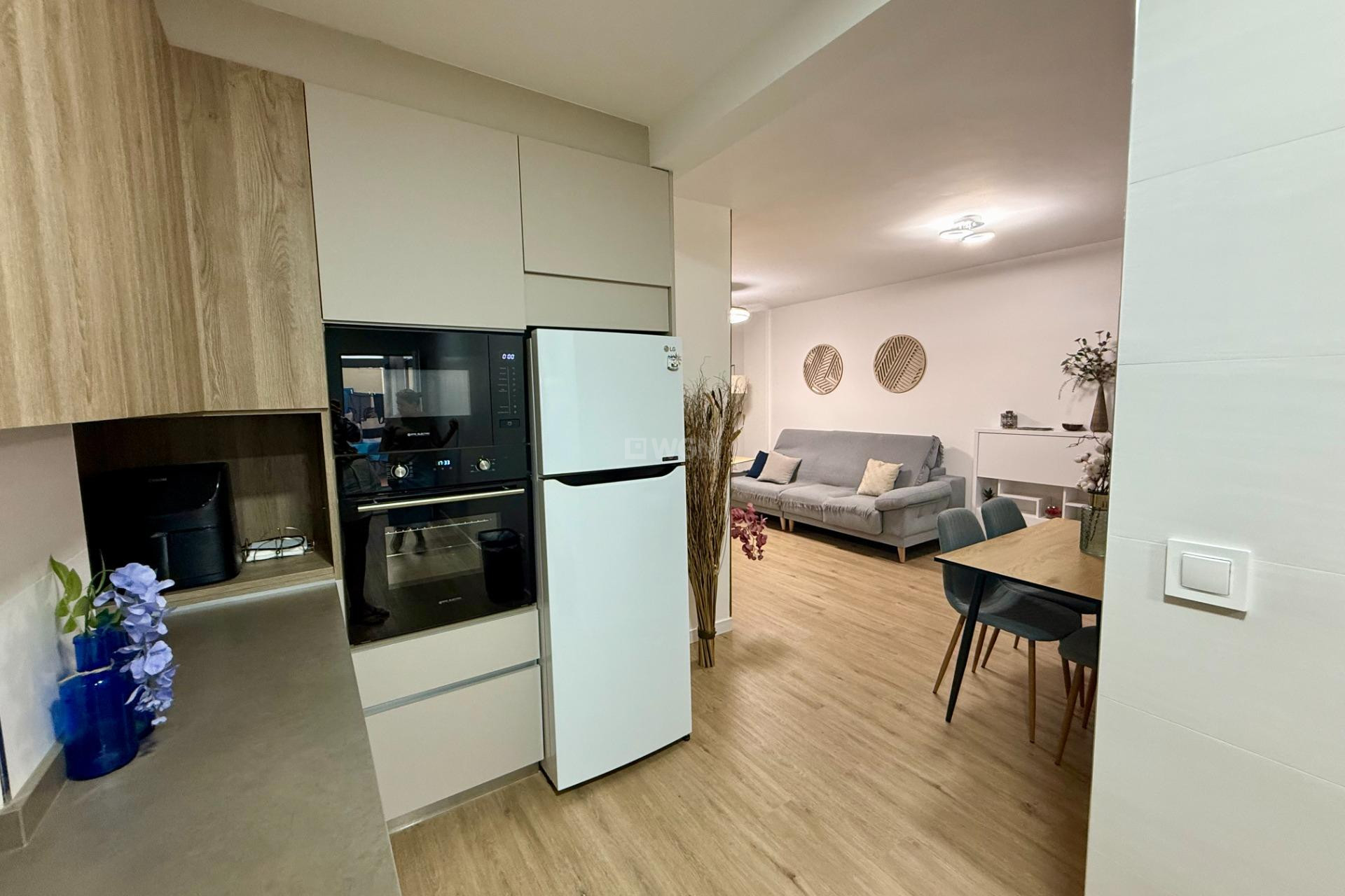 Odsprzedaż - Mieszkanie w bloku - Torrevieja - Centro