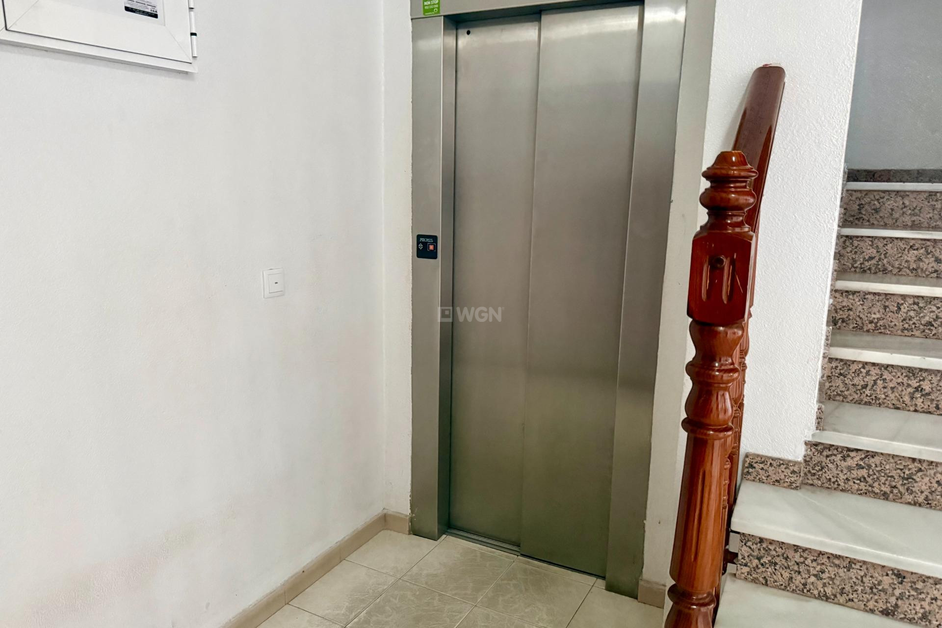 Odsprzedaż - Mieszkanie w bloku - Torrevieja - Centro