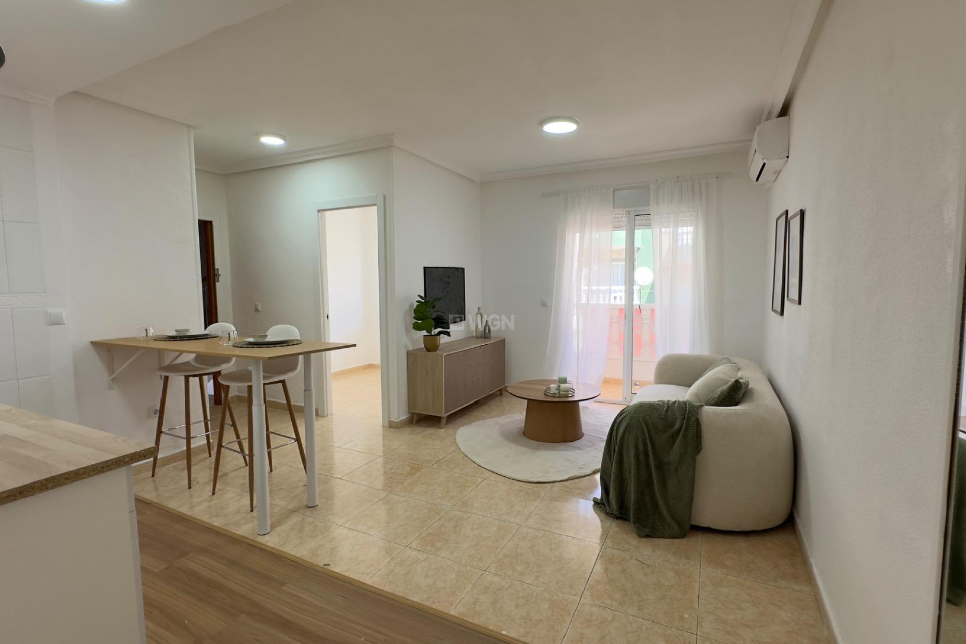 Odsprzedaż - Mieszkanie w bloku - Torrevieja - Centro