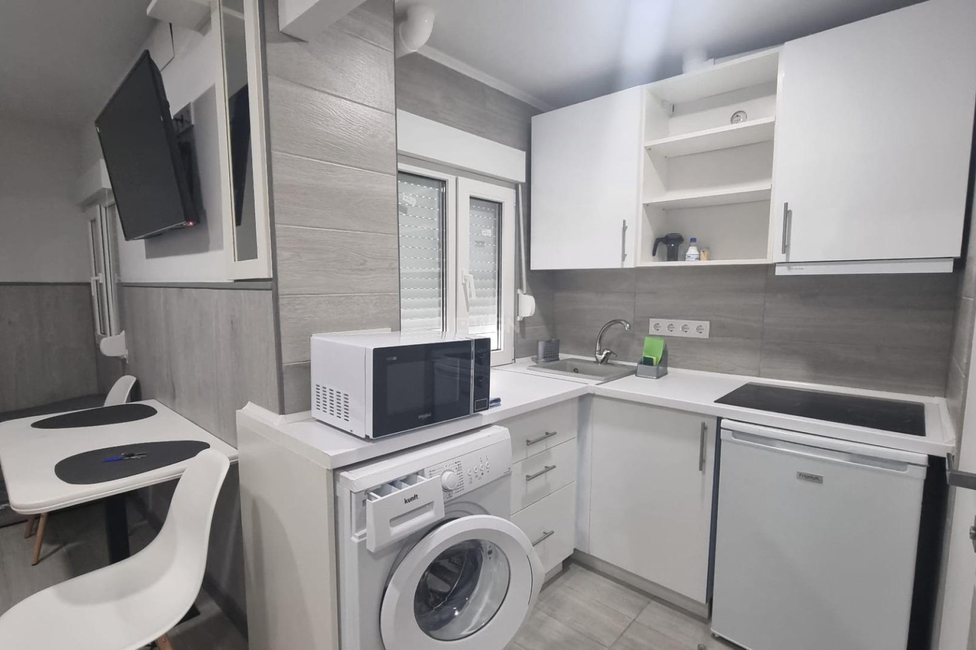Odsprzedaż - Mieszkanie w bloku - Torrevieja - Centro