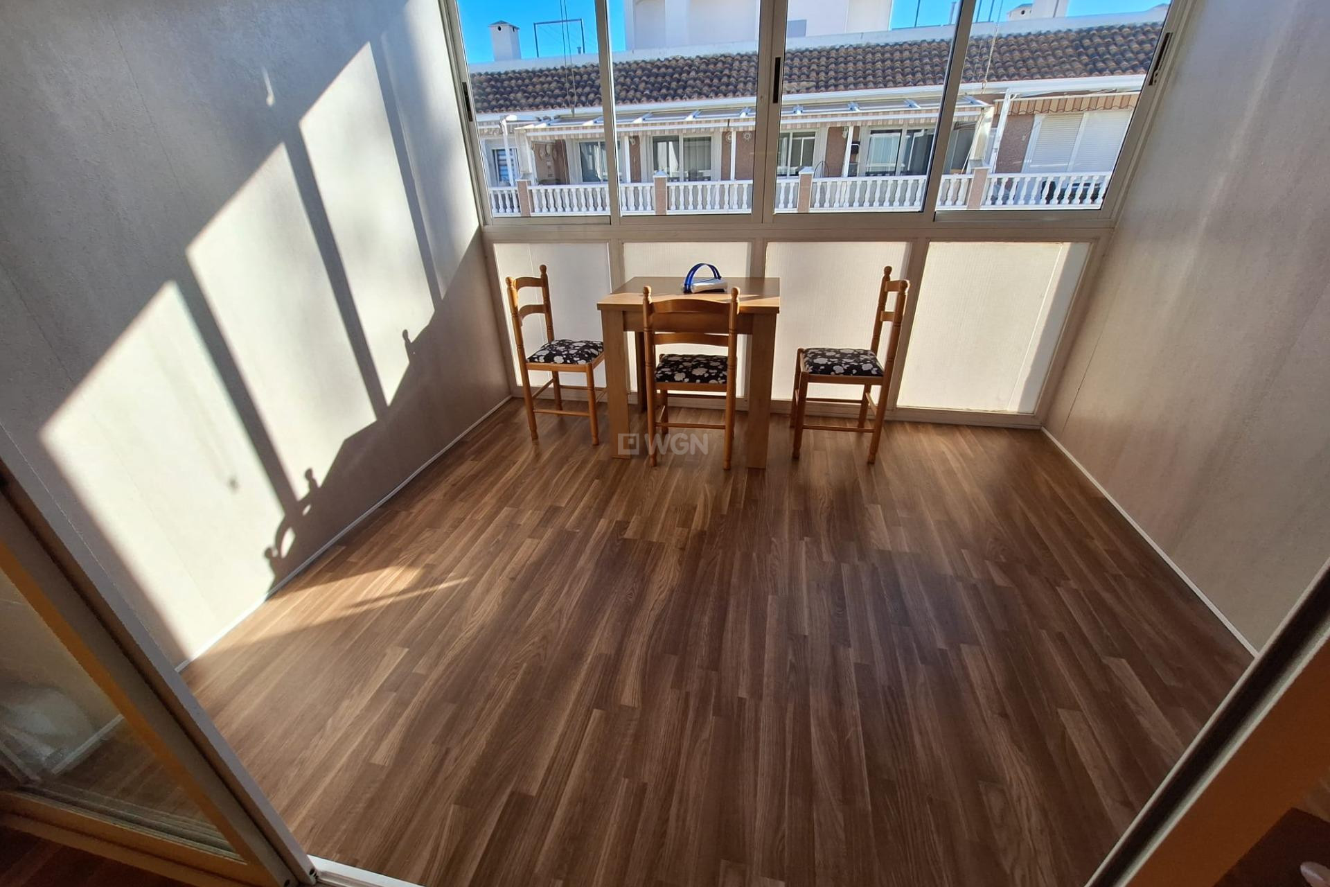 Odsprzedaż - Mieszkanie w bloku - Torrevieja - Centro