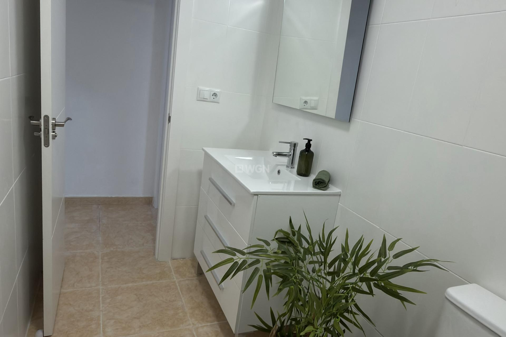 Odsprzedaż - Mieszkanie w bloku - Torrevieja - Centro