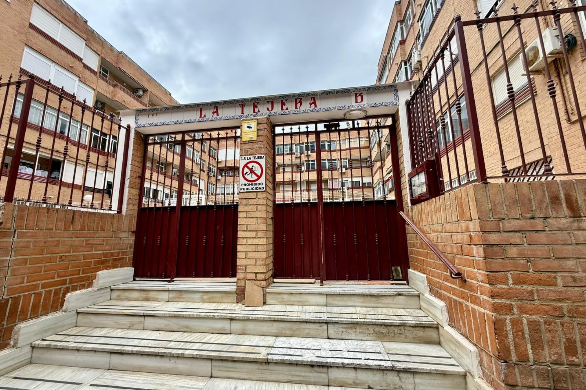 Odsprzedaż - Mieszkanie w bloku - Torrevieja - Centro