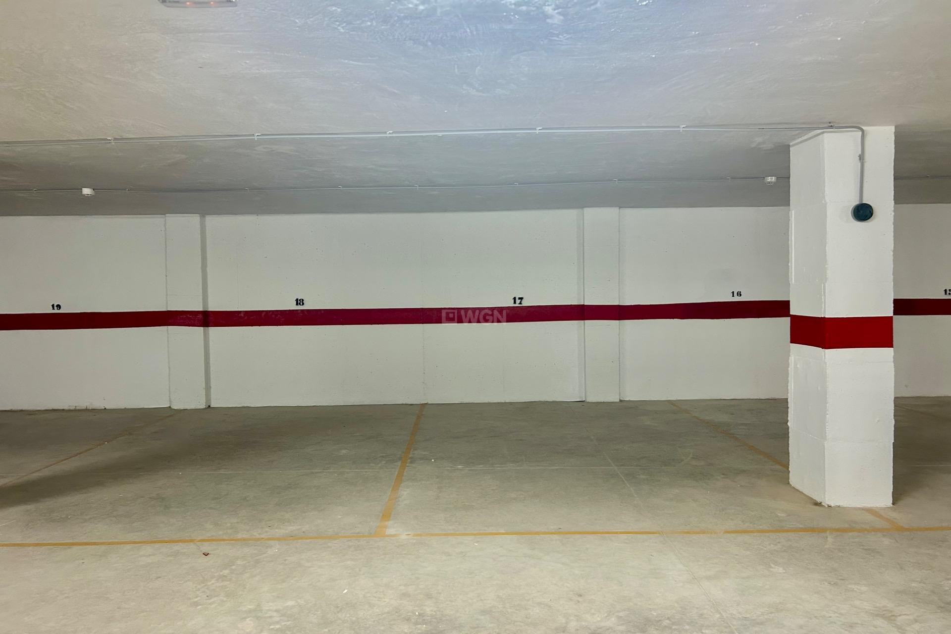 Odsprzedaż - Mieszkanie w bloku - Torrevieja - Centro