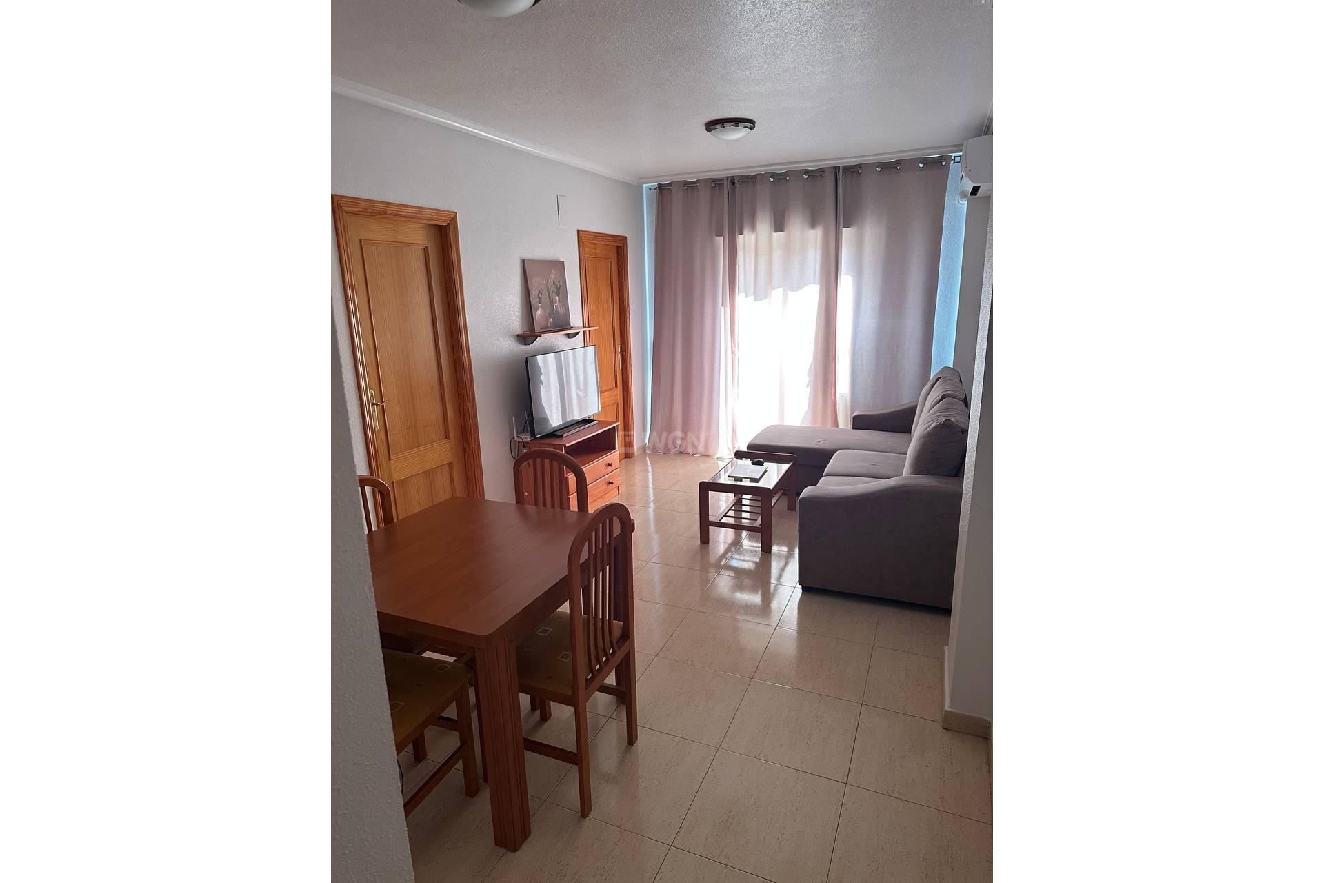 Odsprzedaż - Mieszkanie w bloku - Torrevieja - Centro