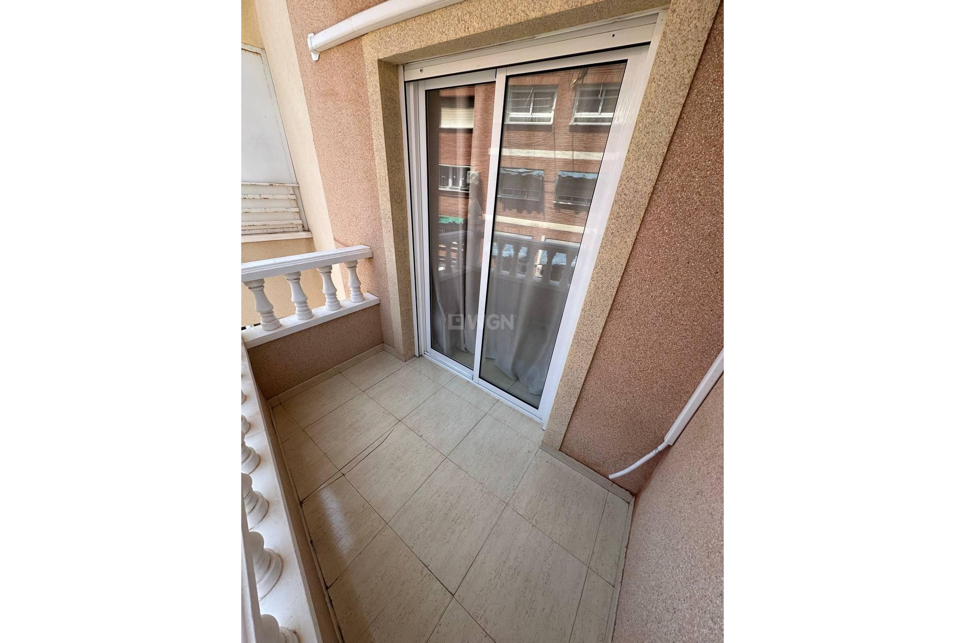 Odsprzedaż - Mieszkanie w bloku - Torrevieja - Centro