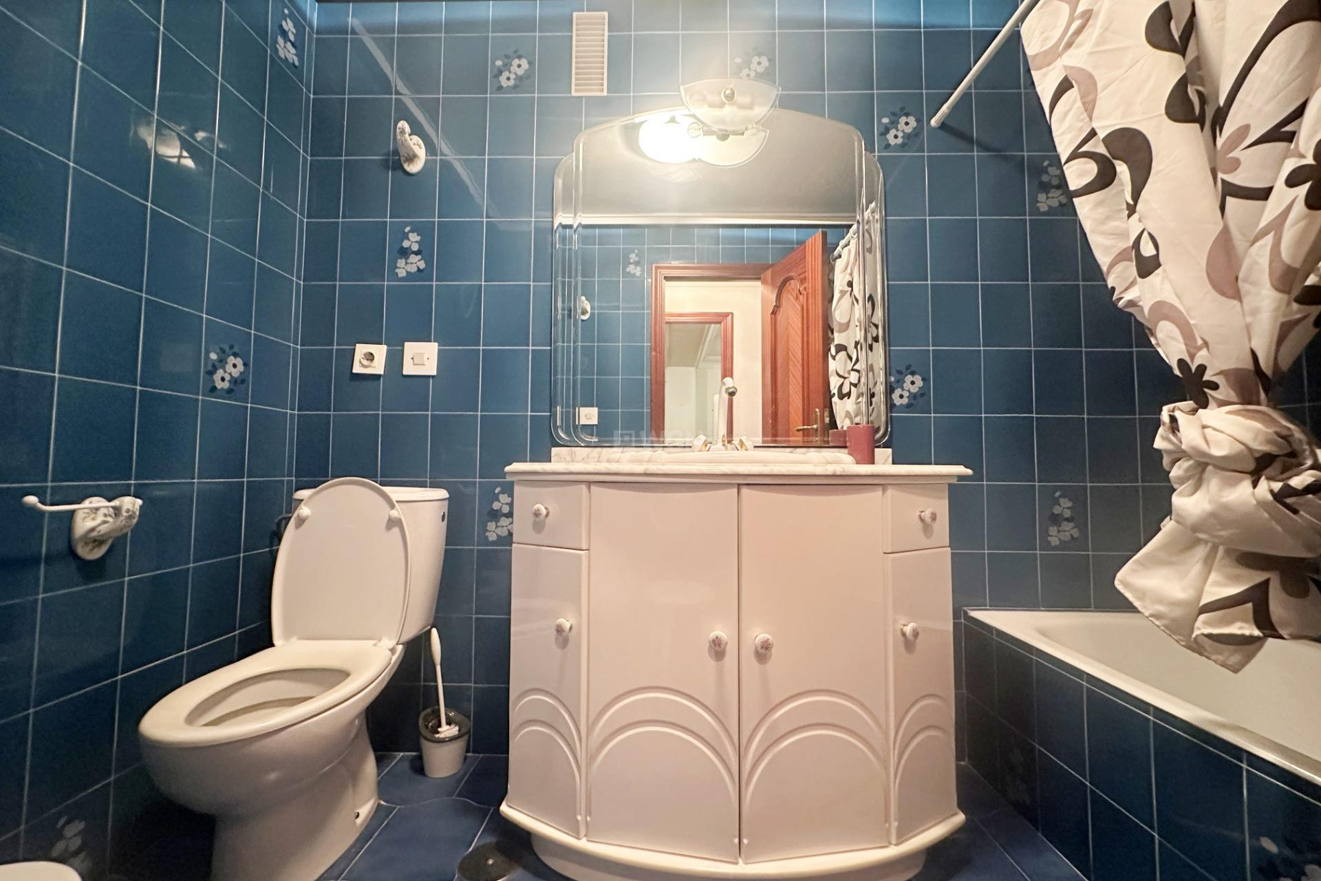 Odsprzedaż - Mieszkanie w bloku - Torrevieja - Centro