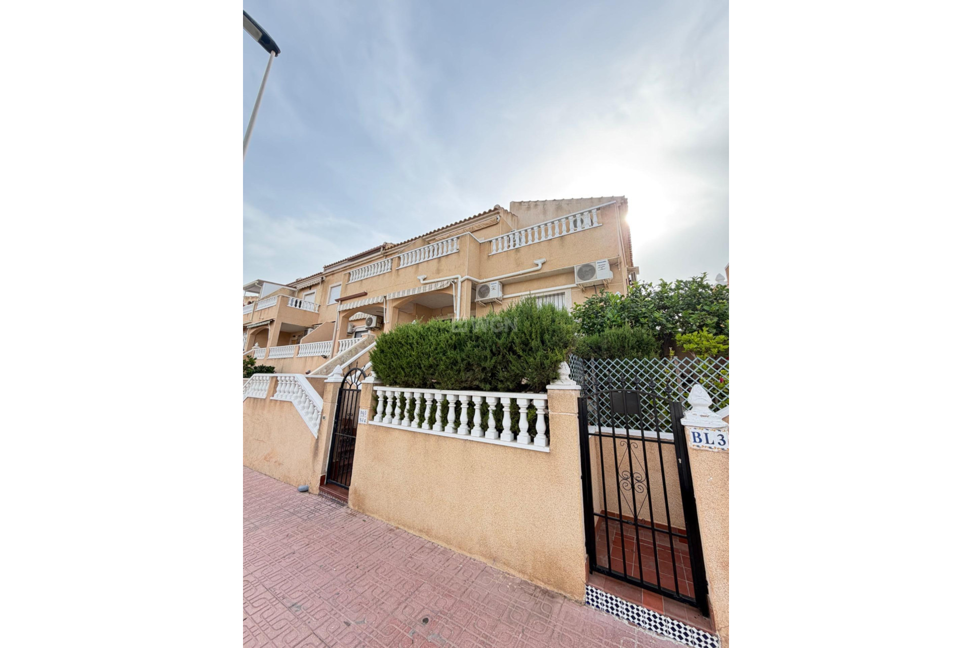 Odsprzedaż - Mieszkanie w bloku - Torrevieja - Centro