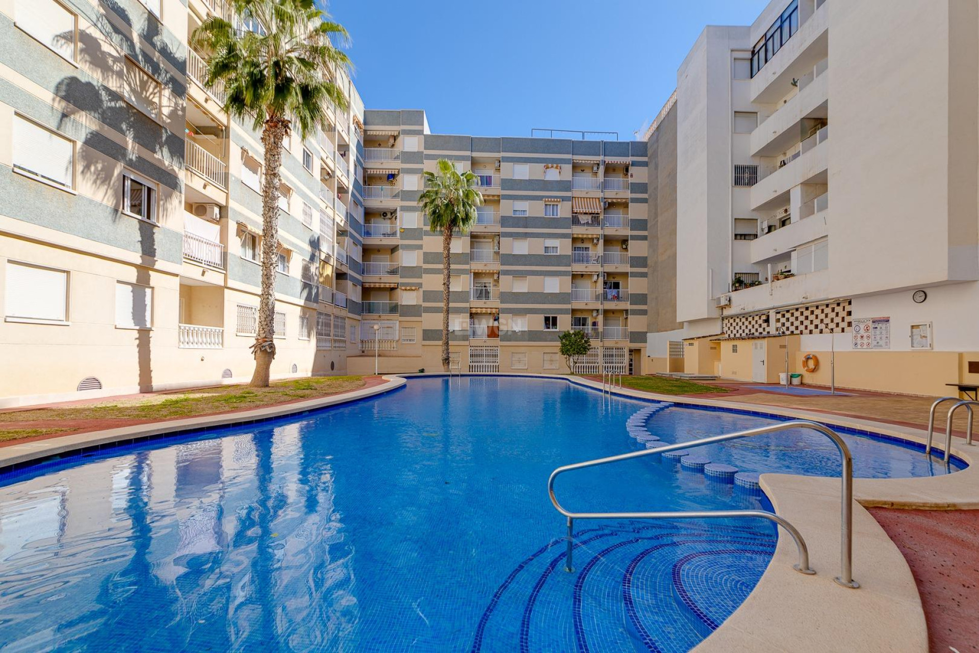 Odsprzedaż - Mieszkanie w bloku - Torrevieja - Centro