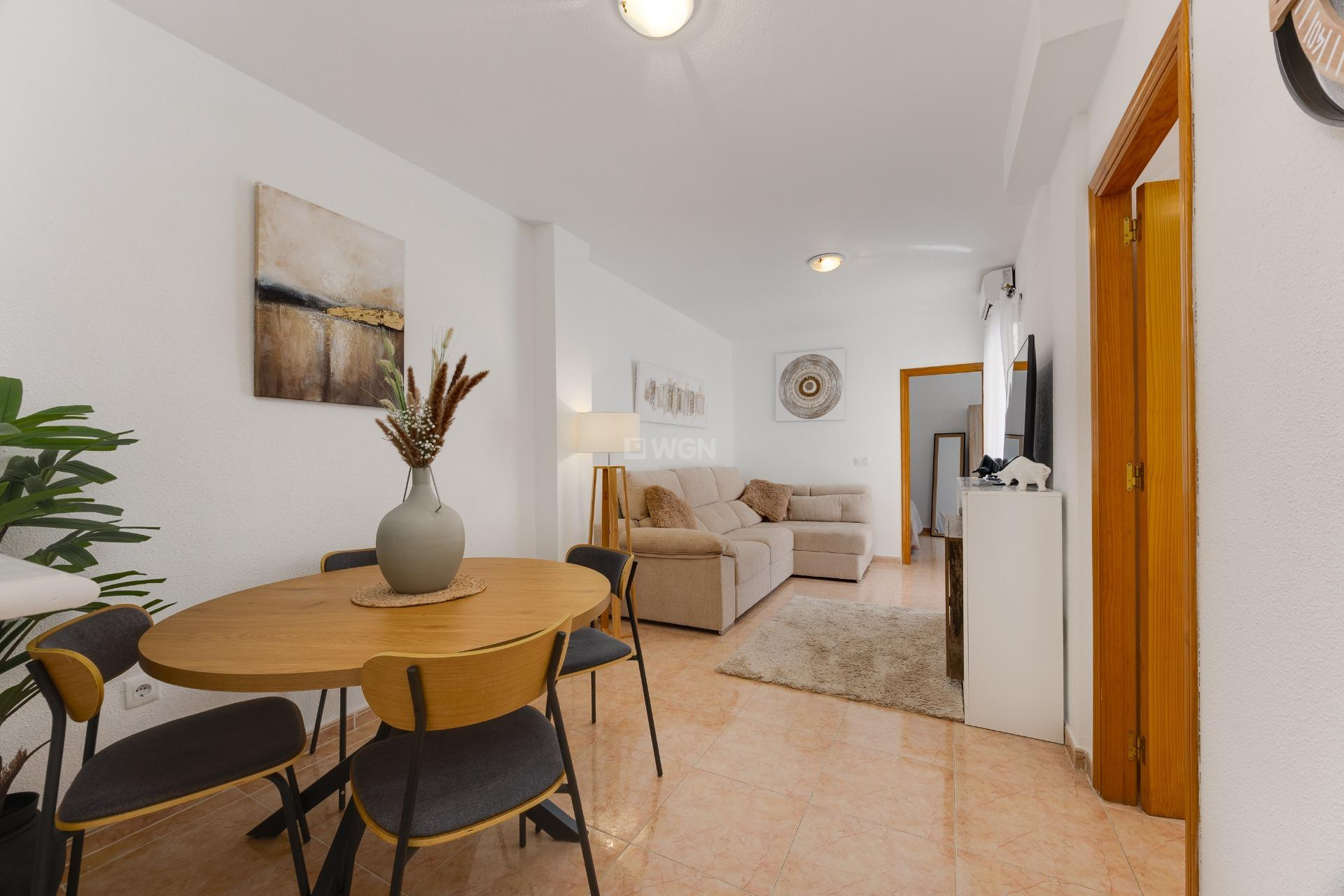 Odsprzedaż - Mieszkanie w bloku - Torrevieja - Centro
