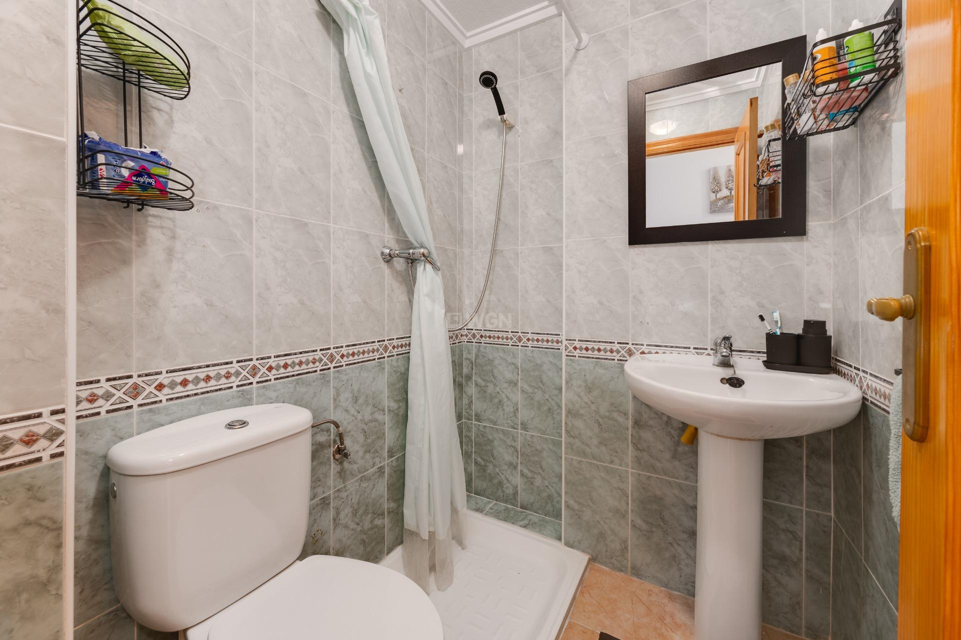 Odsprzedaż - Mieszkanie w bloku - Torrevieja - Centro