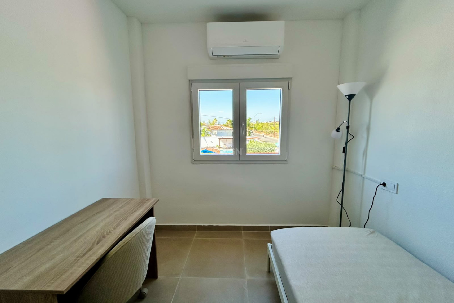 Odsprzedaż - Mieszkanie w bloku - Torrevieja - Costa Blanca
