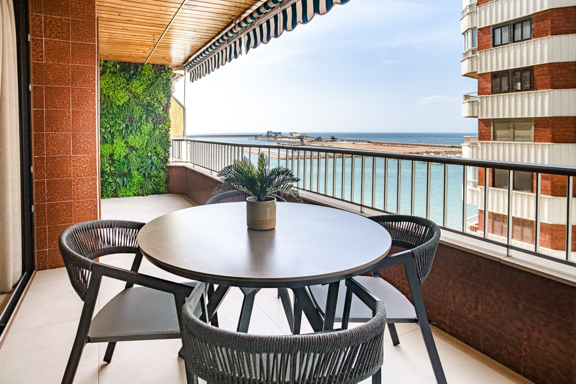 Odsprzedaż - Mieszkanie w bloku - Torrevieja - Costa Blanca