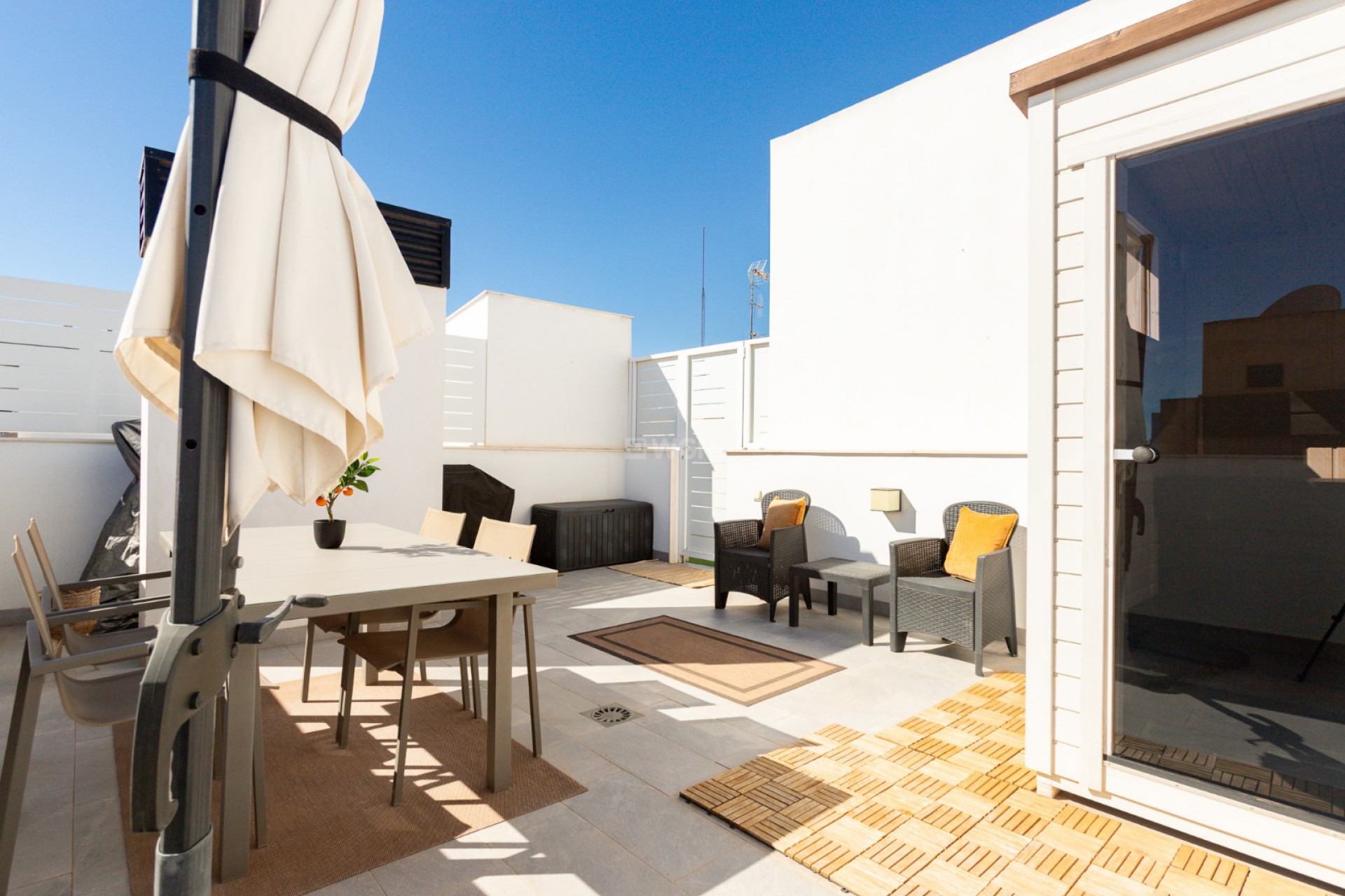 Odsprzedaż - Mieszkanie w bloku - Torrevieja - Costa Blanca