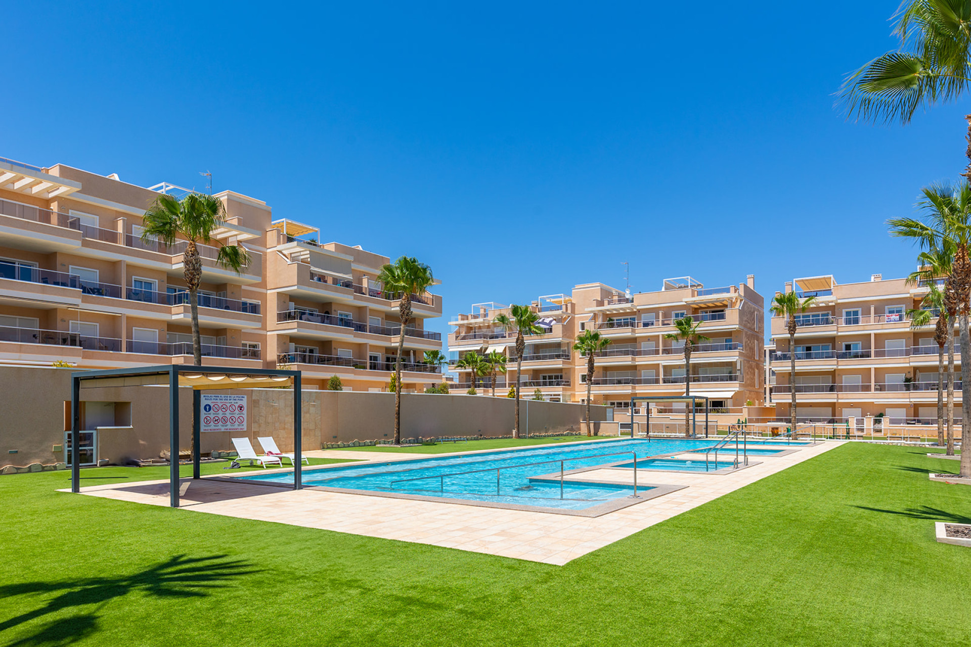 Odsprzedaż - Mieszkanie w bloku - Torrevieja - Costa Blanca