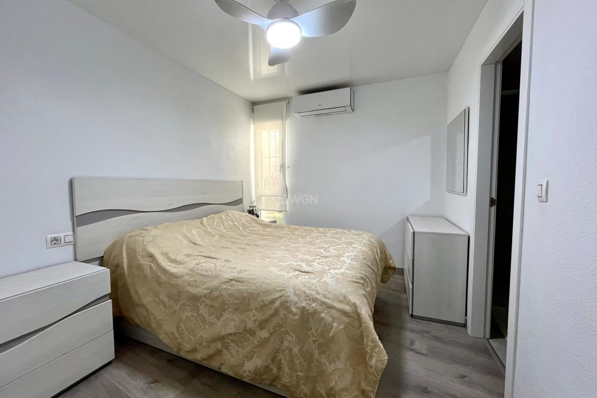 Odsprzedaż - Mieszkanie w bloku - Torrevieja - Costa Blanca