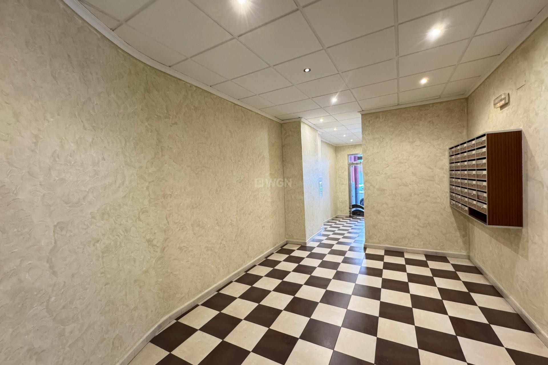 Odsprzedaż - Mieszkanie w bloku - Torrevieja - Costa Blanca