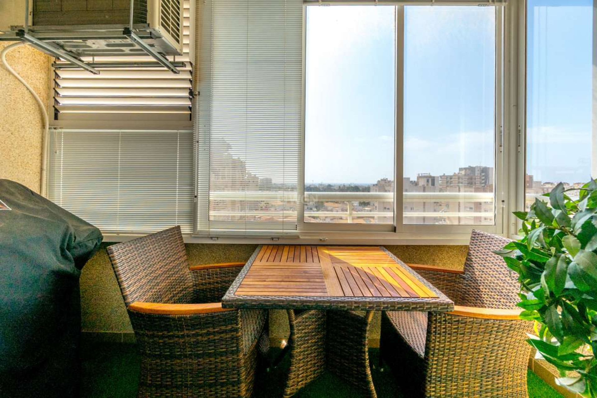 Odsprzedaż - Mieszkanie w bloku - Torrevieja - Costa Blanca