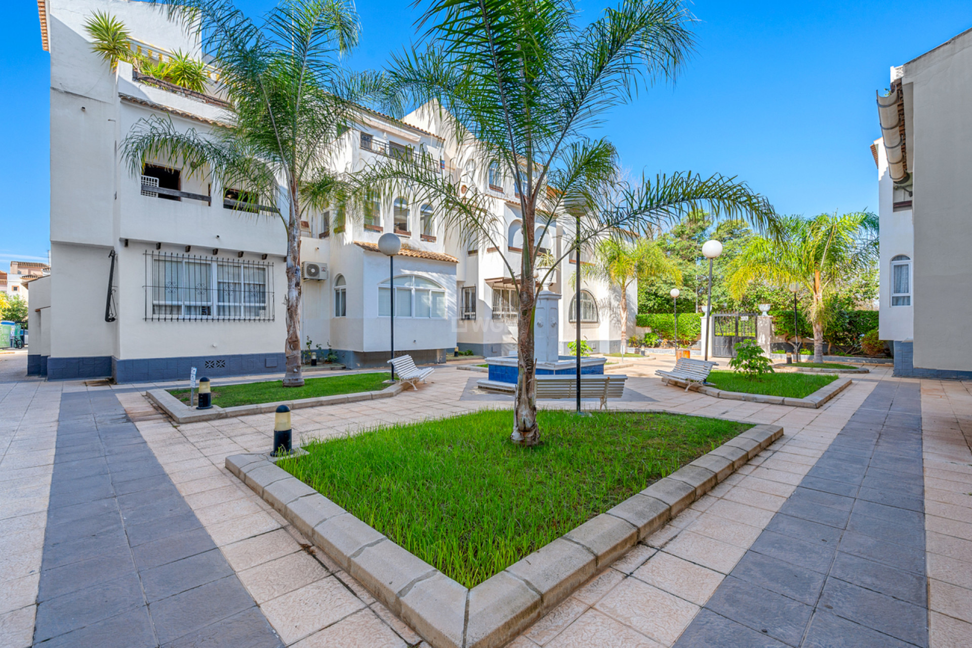 Odsprzedaż - Mieszkanie w bloku - Torrevieja - Costa Blanca