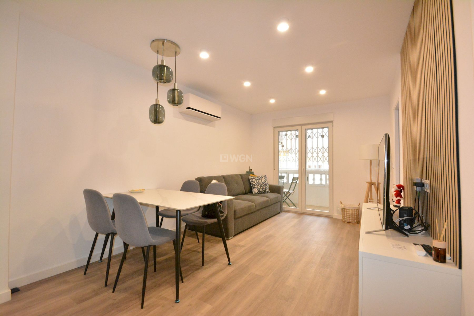 Odsprzedaż - Mieszkanie w bloku - Torrevieja - Costa Blanca