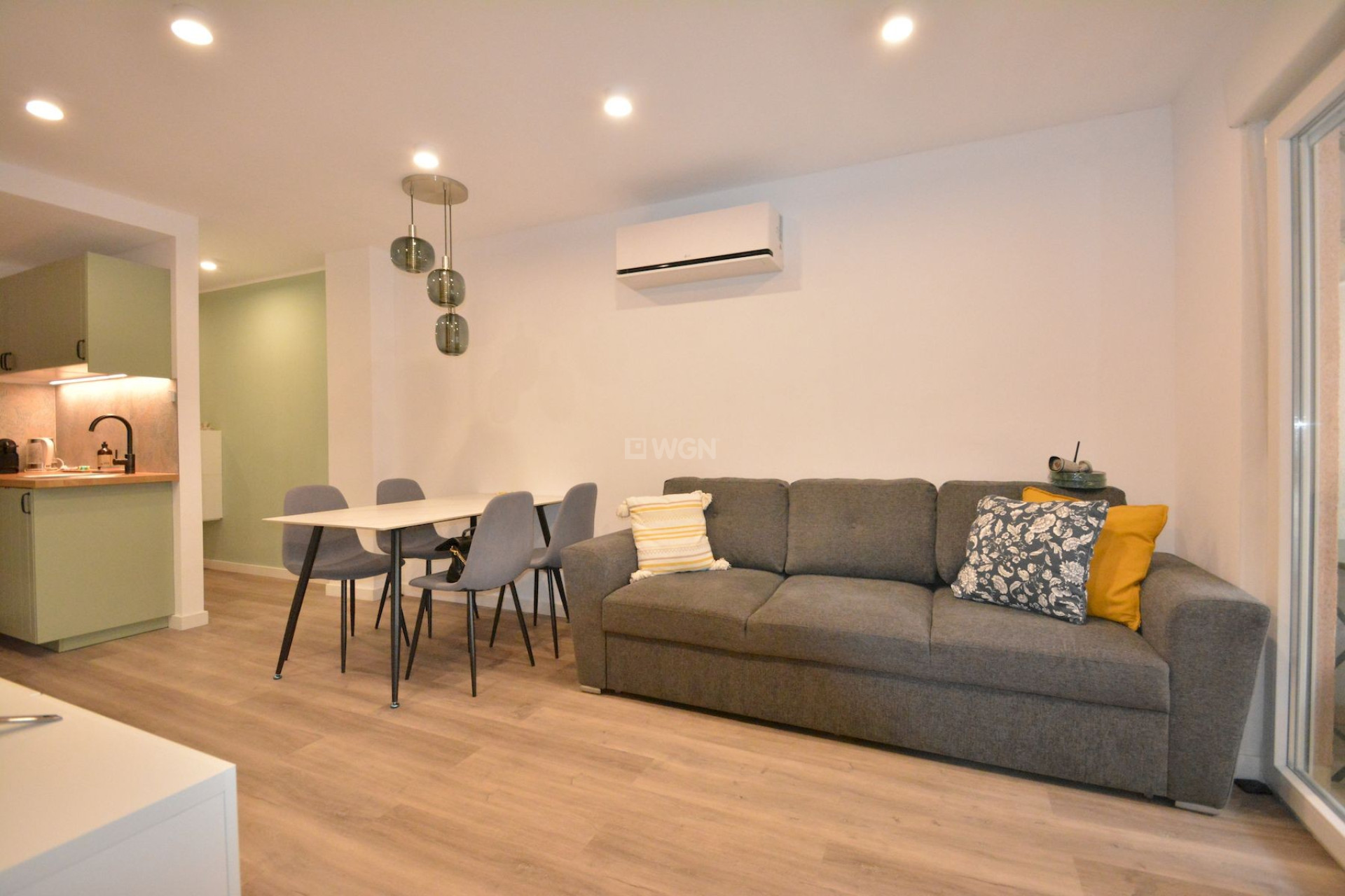 Odsprzedaż - Mieszkanie w bloku - Torrevieja - Costa Blanca