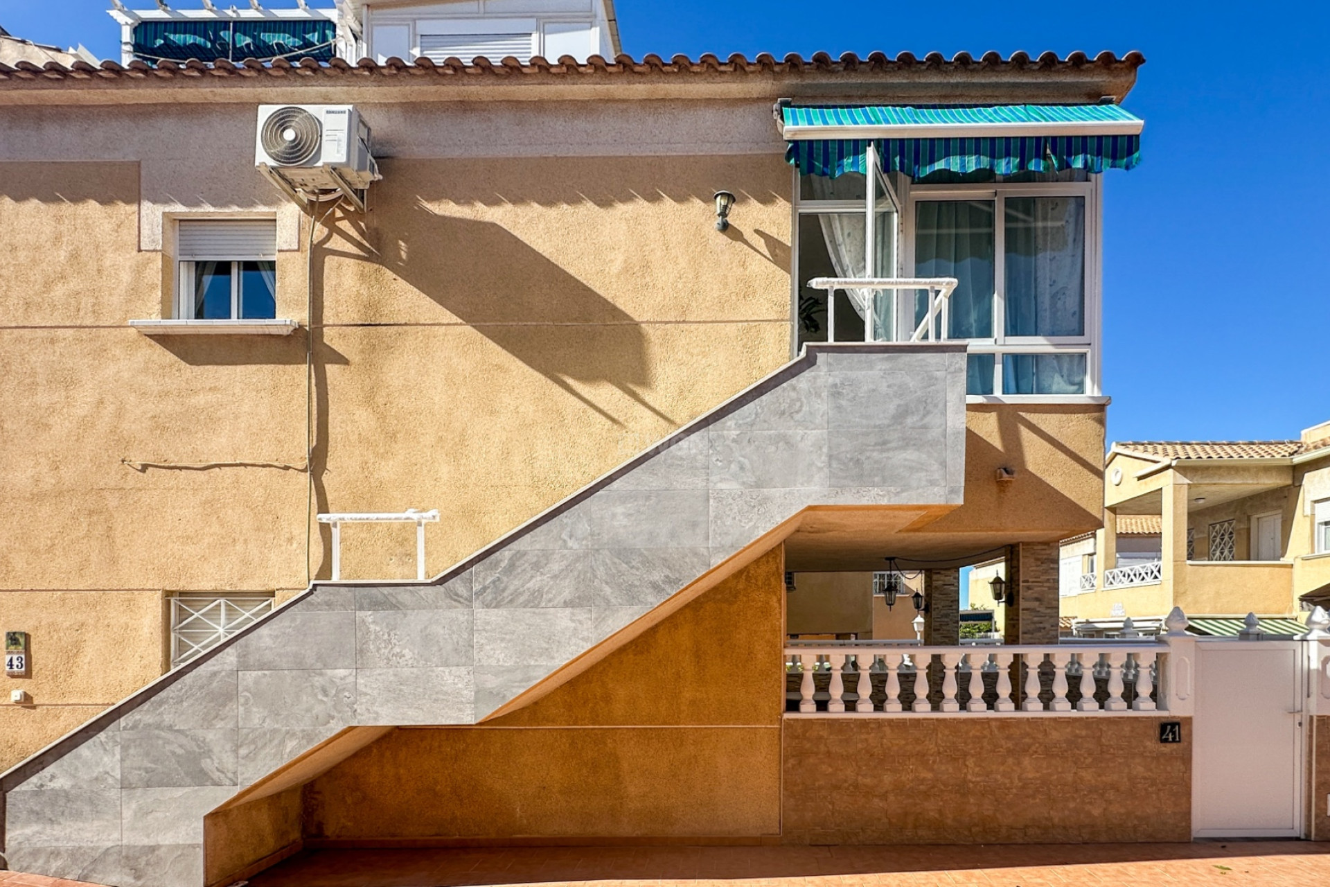 Odsprzedaż - Mieszkanie w bloku - Torrevieja - Costa Blanca