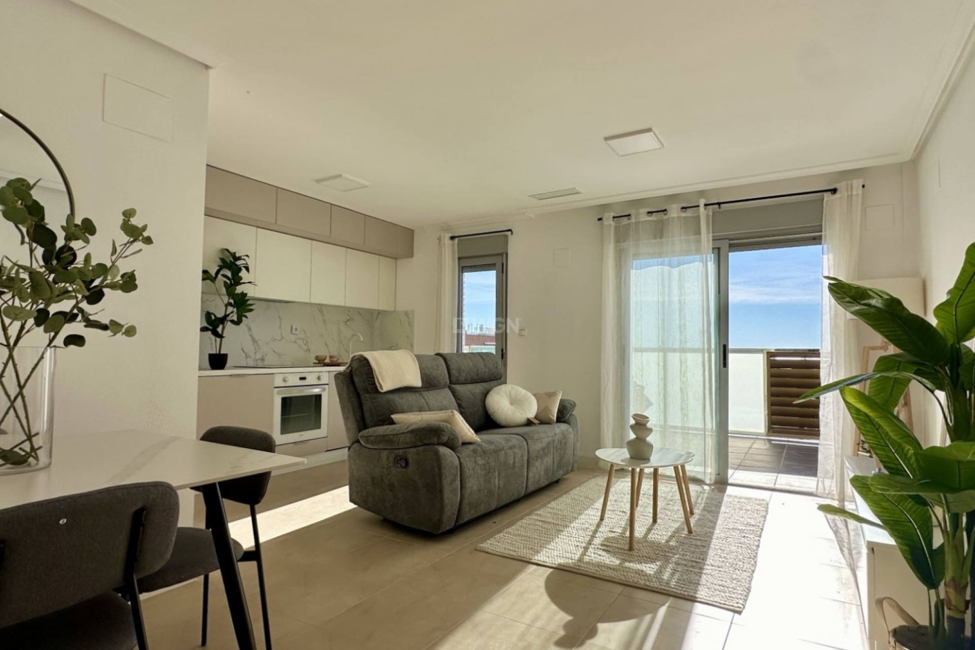Odsprzedaż - Mieszkanie w bloku - Torrevieja - Costa Blanca