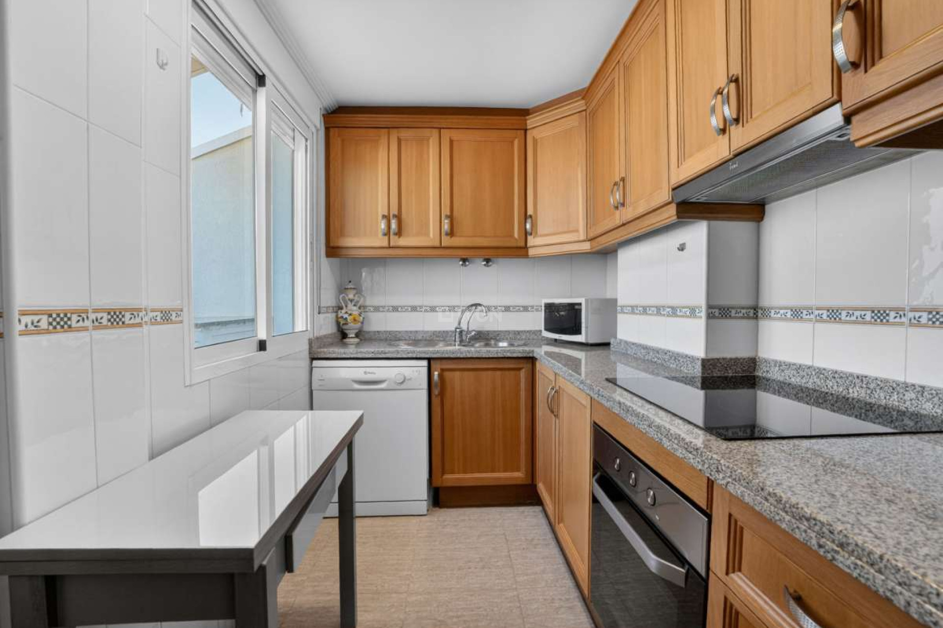 Odsprzedaż - Mieszkanie w bloku - Torrevieja - Costa Blanca